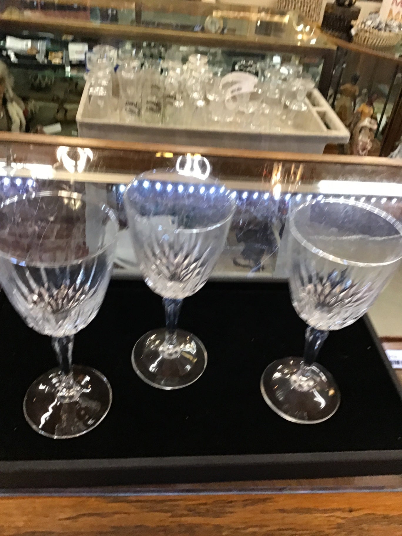 Wine Glass Set of 2 Elegant Cut
