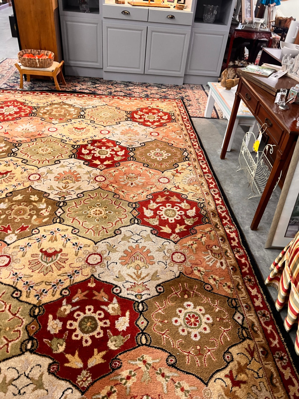Surya Caesar Collection Wool Area Rug – CAE-1034 – 9' x 12' – Traditional Medallion Design
