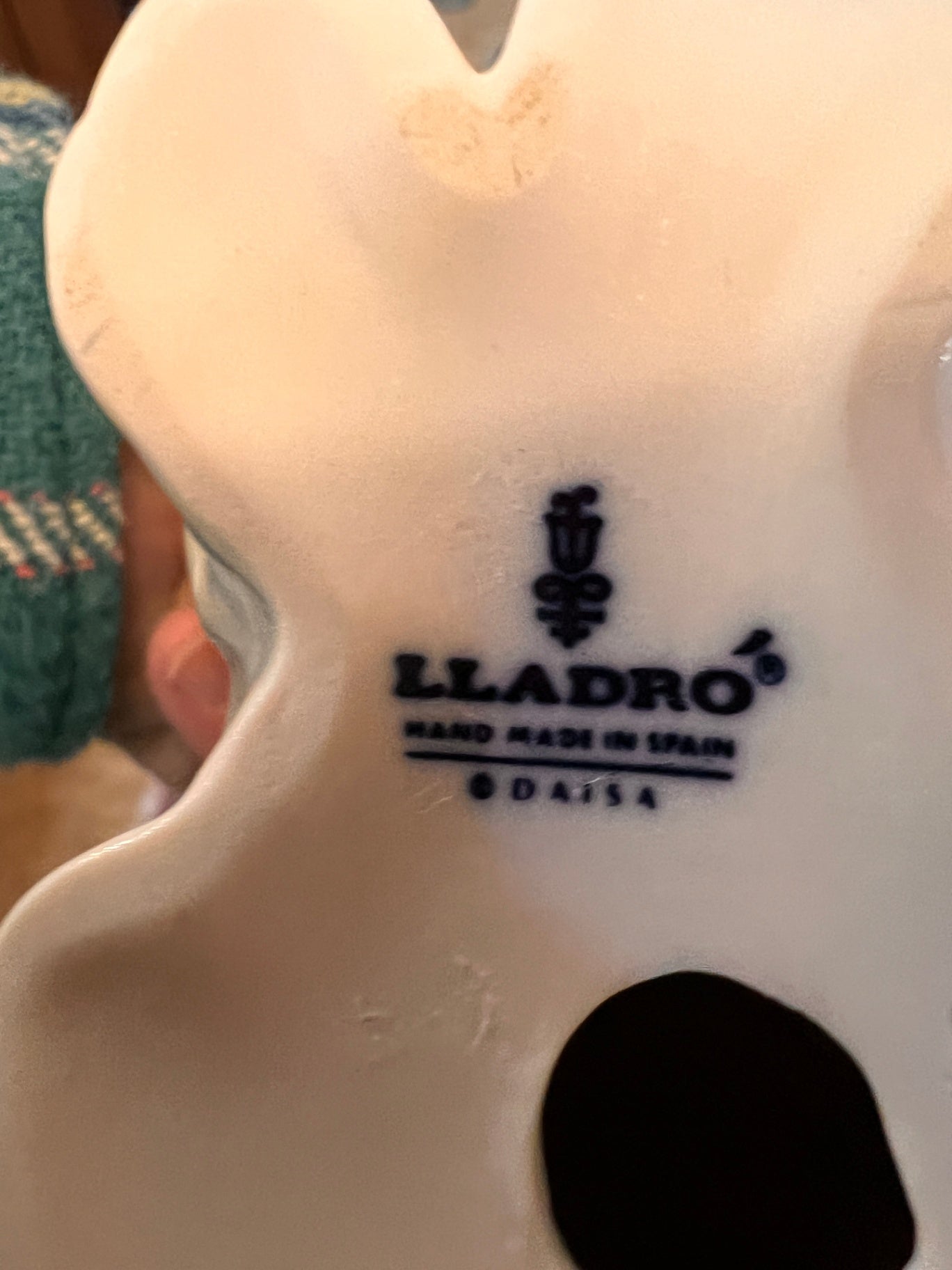 Lladro 4641 "Pekinese Sitting" Cute Pekingese Puppy Dog Figurine
