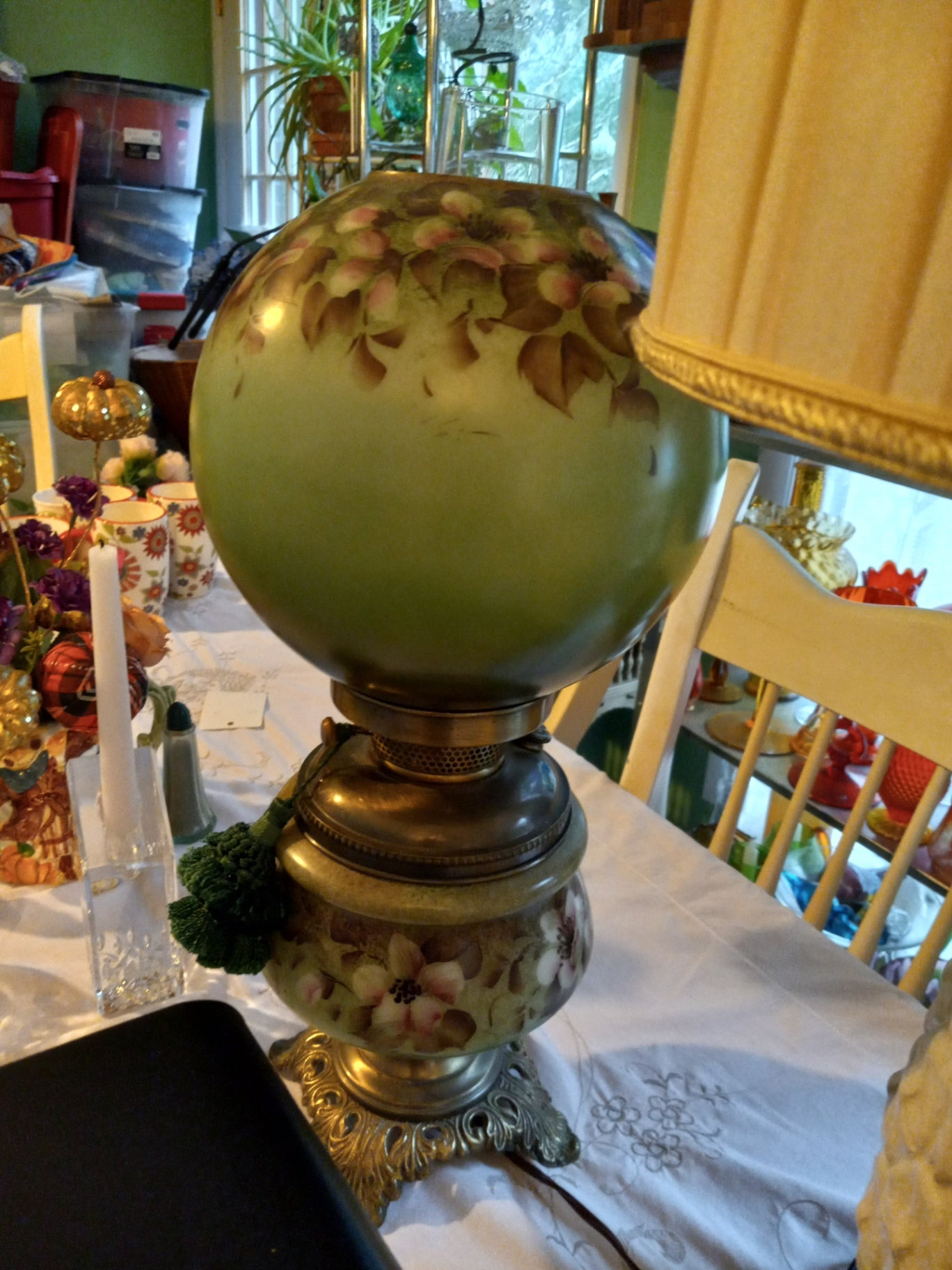 Green antique lamp dsc