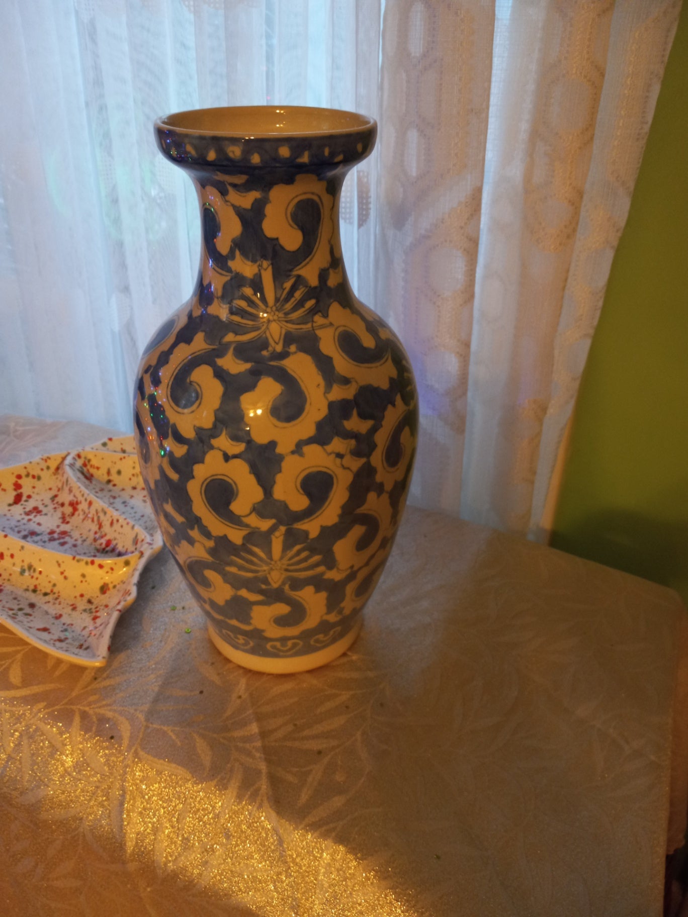 Chinese vase tall dsc