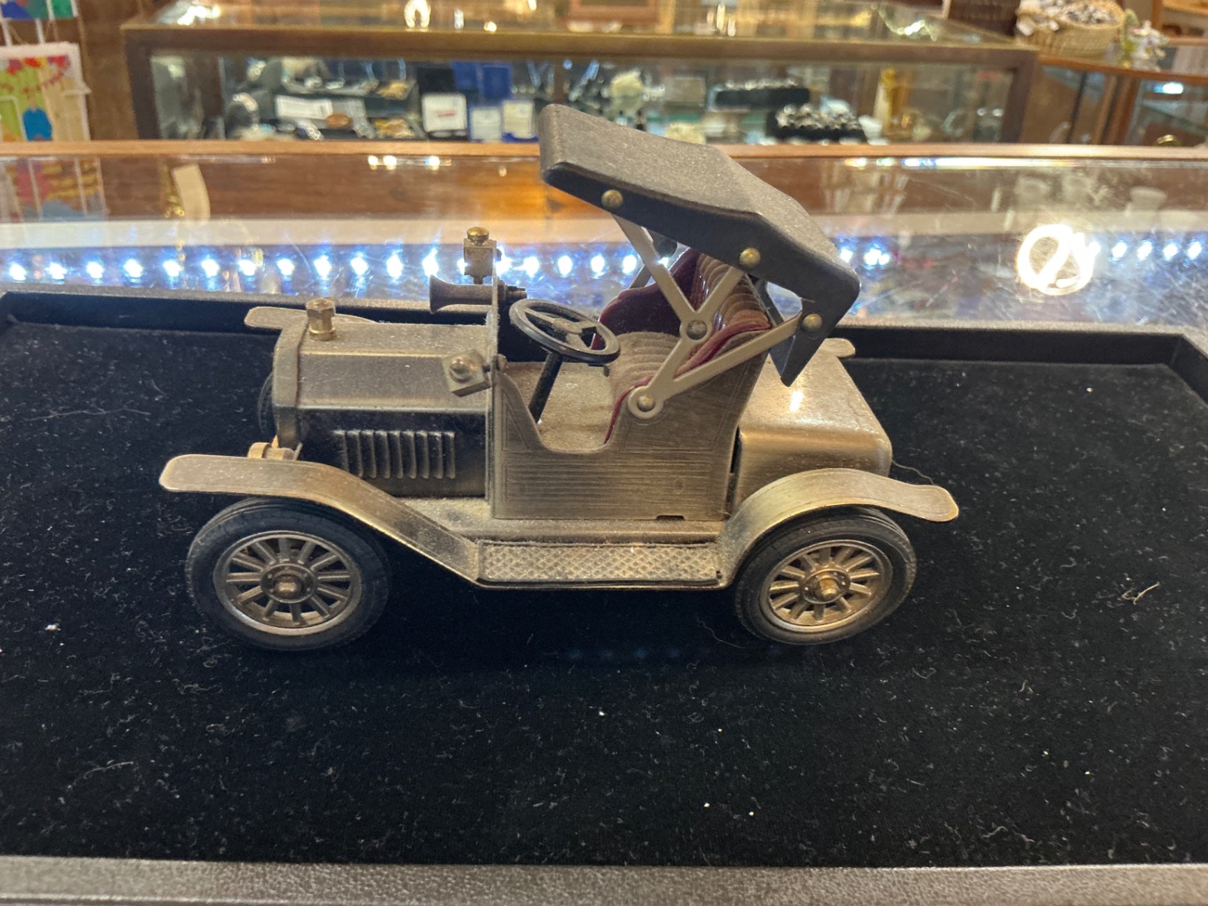 Vintage Metal Model of Early Open-Top Automobile with Folding Canopy (Decorative Desk or Shelf Model)