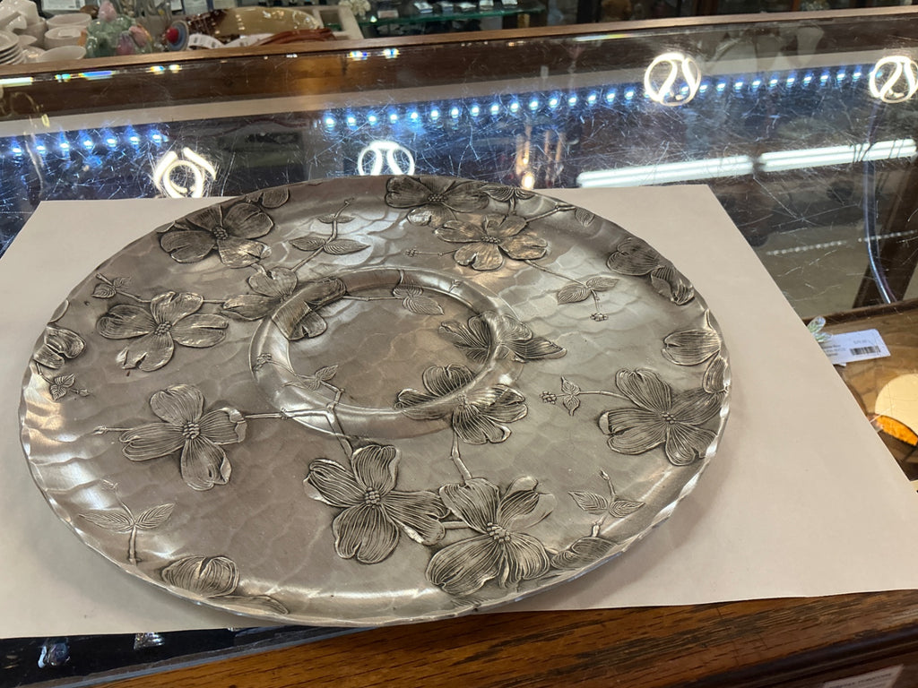 Vintage Hand-Hammered Pewter Dogwood Platter — Wendell August Forge