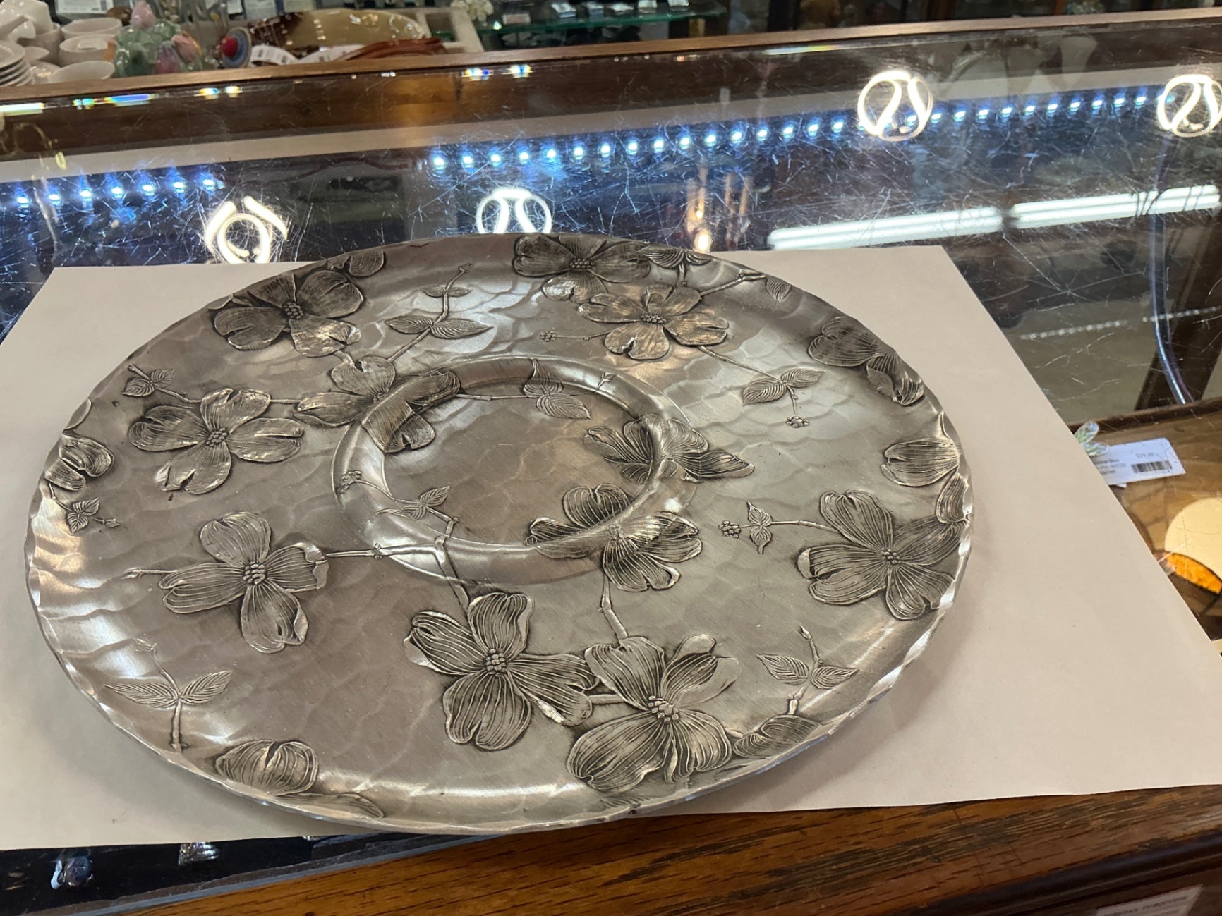 Vintage Hand-Hammered Pewter Dogwood Platter — Wendell August Forge