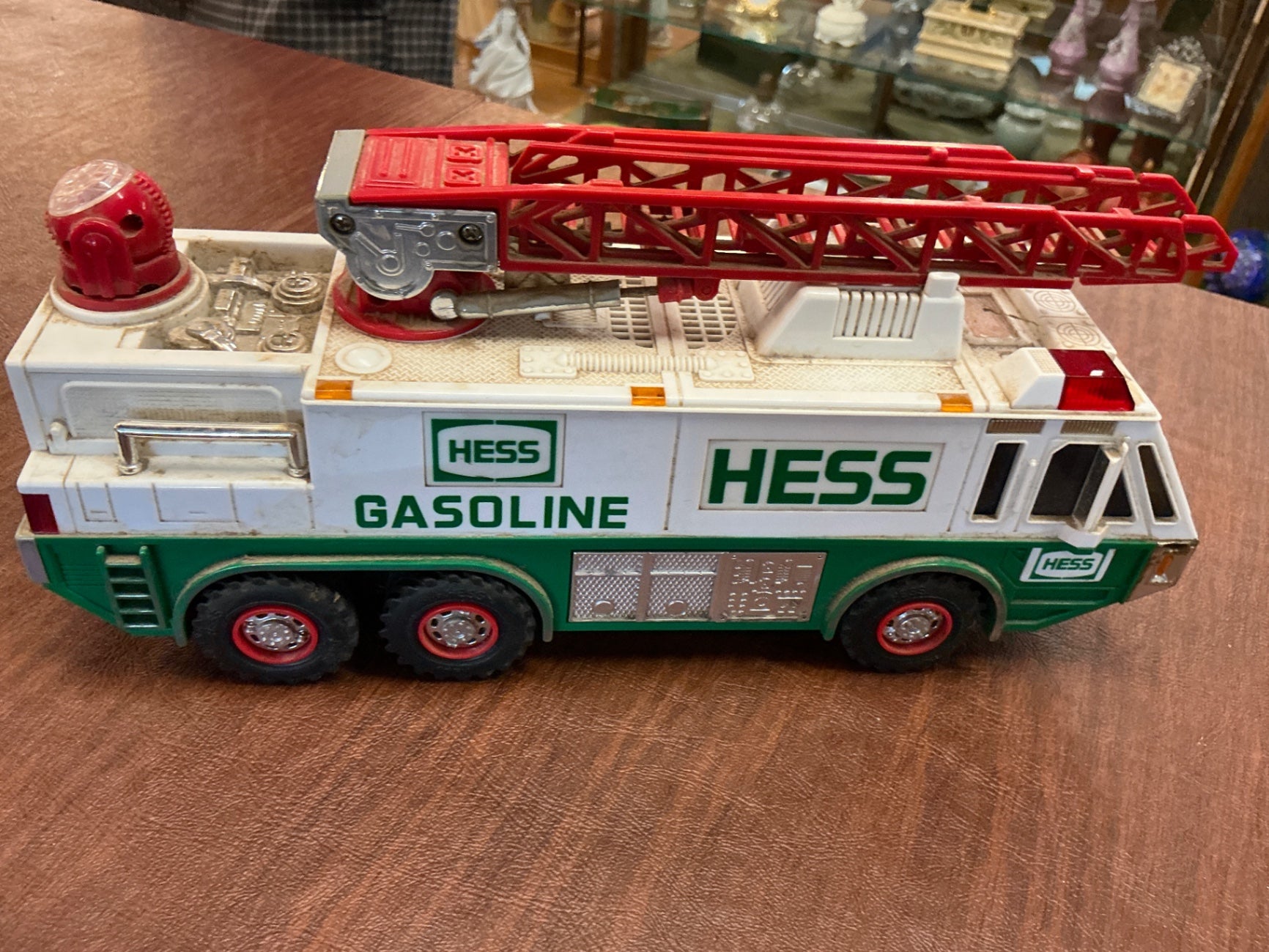 Vintage Hess Gasoline Fire Engine Ladder Truck – Holiday Toy (Mid-1980s)