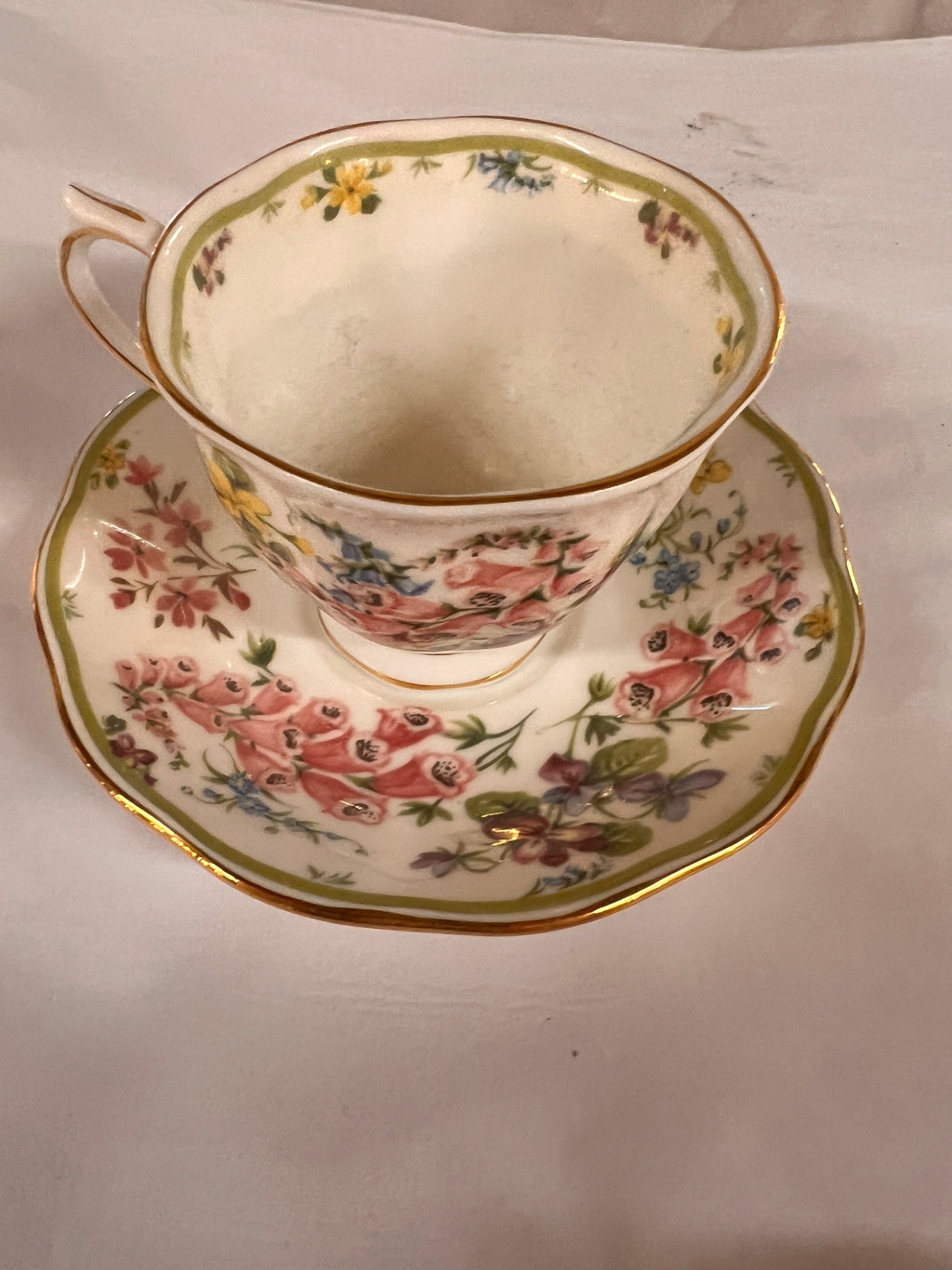 ROYAL ALBERT COUNTRY BOUQUET COLLECTION DAWN'S GLORY CUP & SAUCER 8 OZ