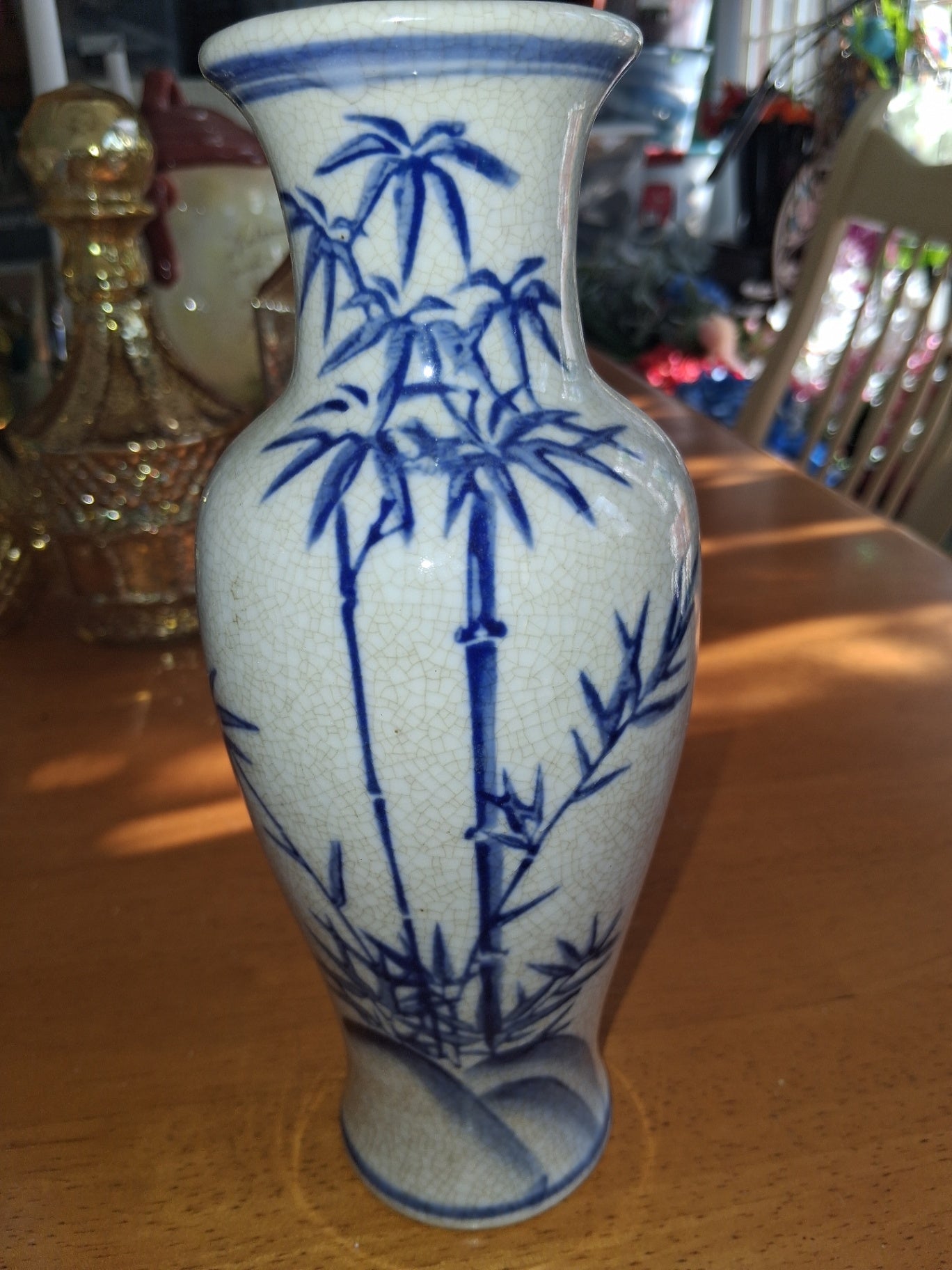 Chinese vase 8in dsc
