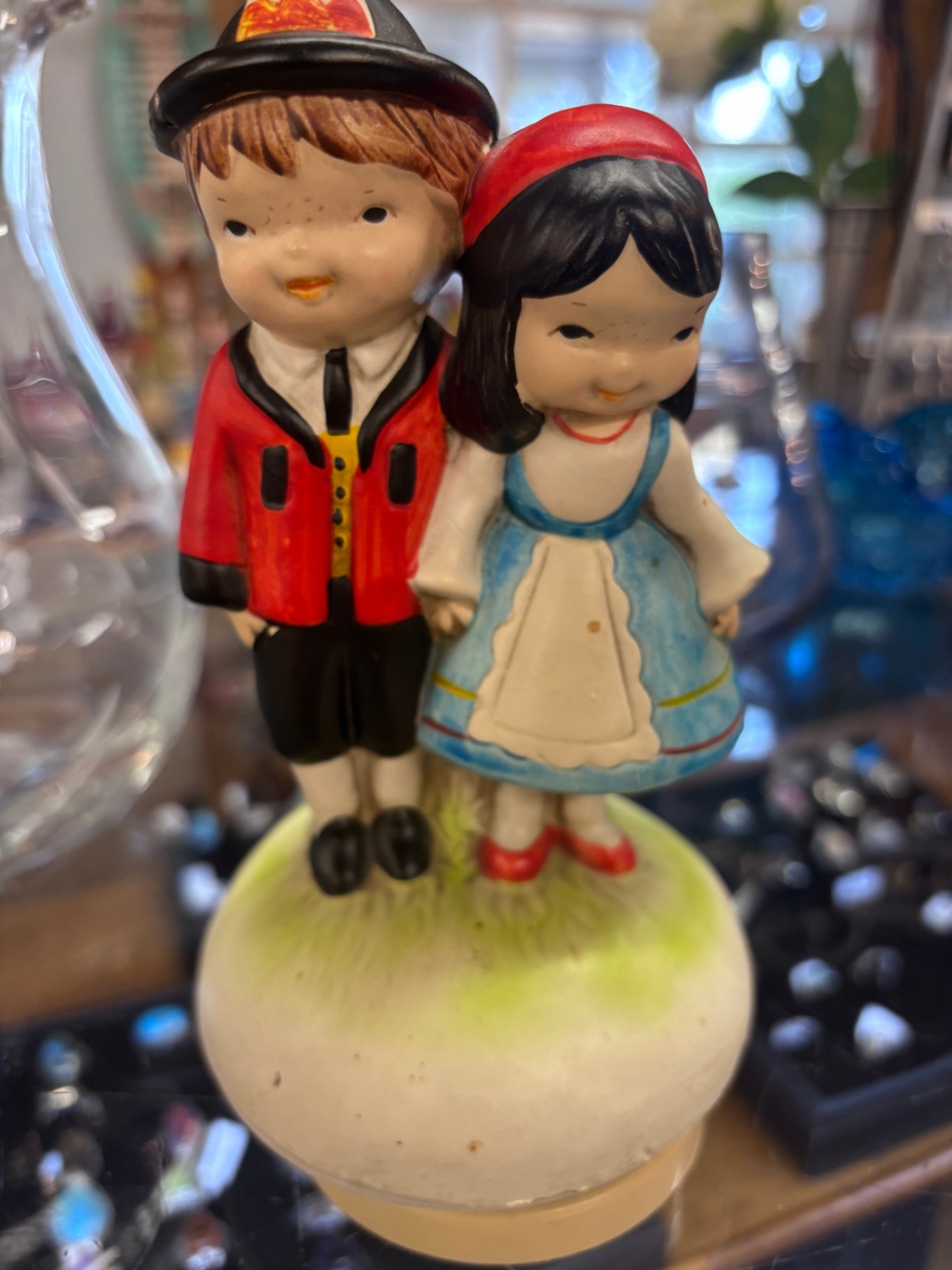 VINTAGE SANKYO JAPAN Rotating Porcelain 6" BOY & GIRL Music Box Arrivederci Roma