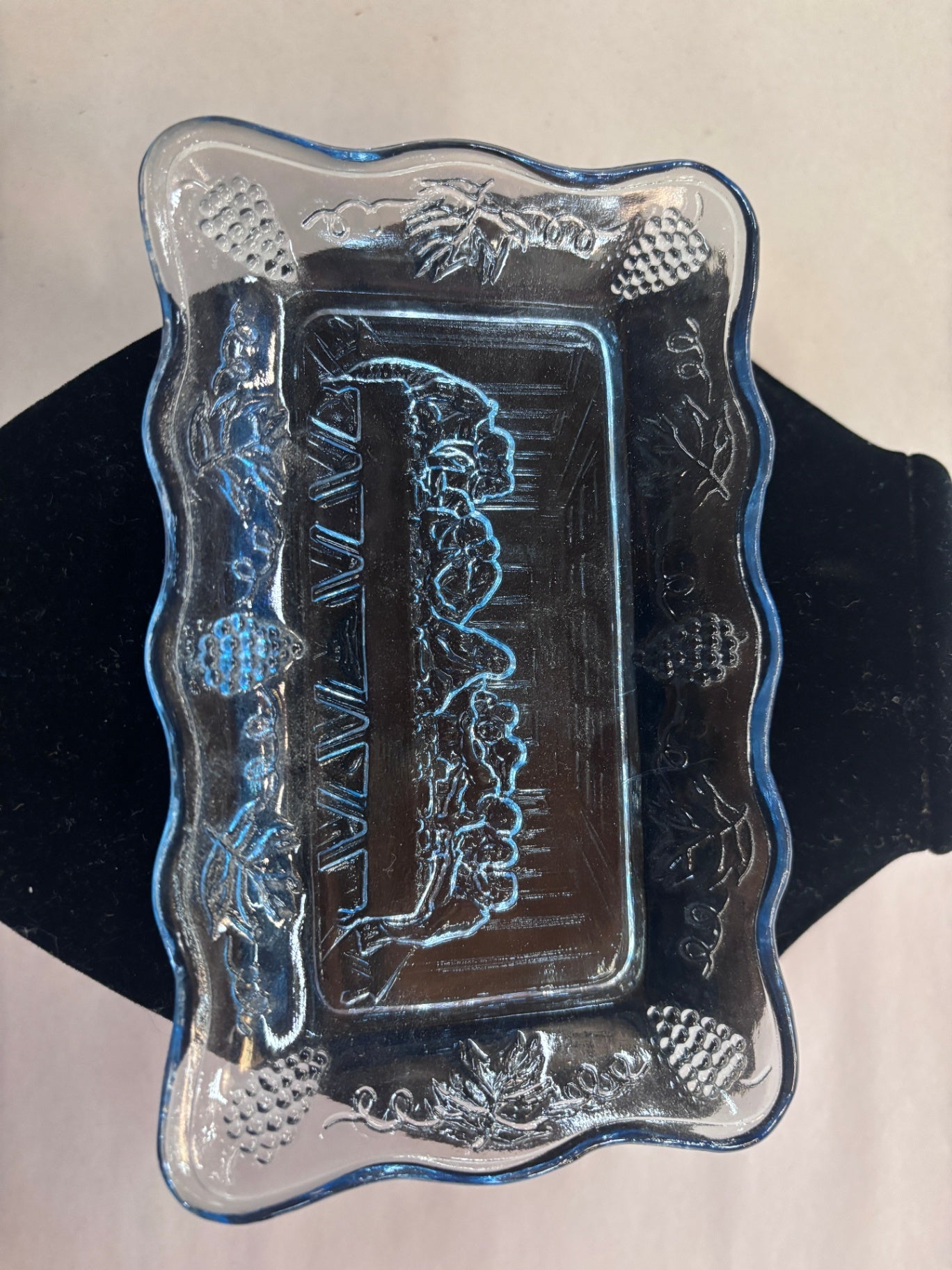 Tiara Exclusives Indiana Glass "The Last Supper" dish