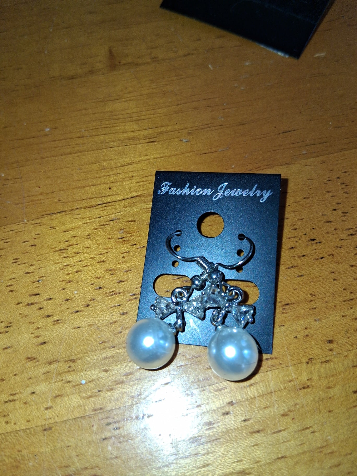 Earring pearl dsc