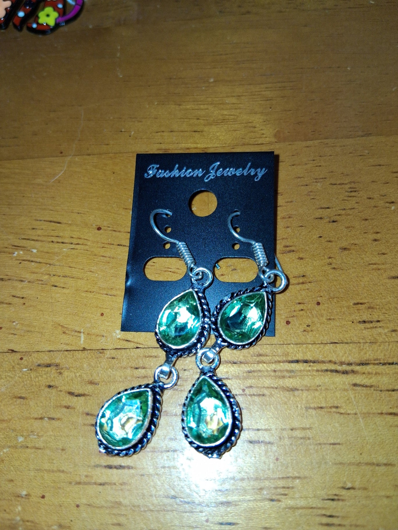 Earrings green dsc