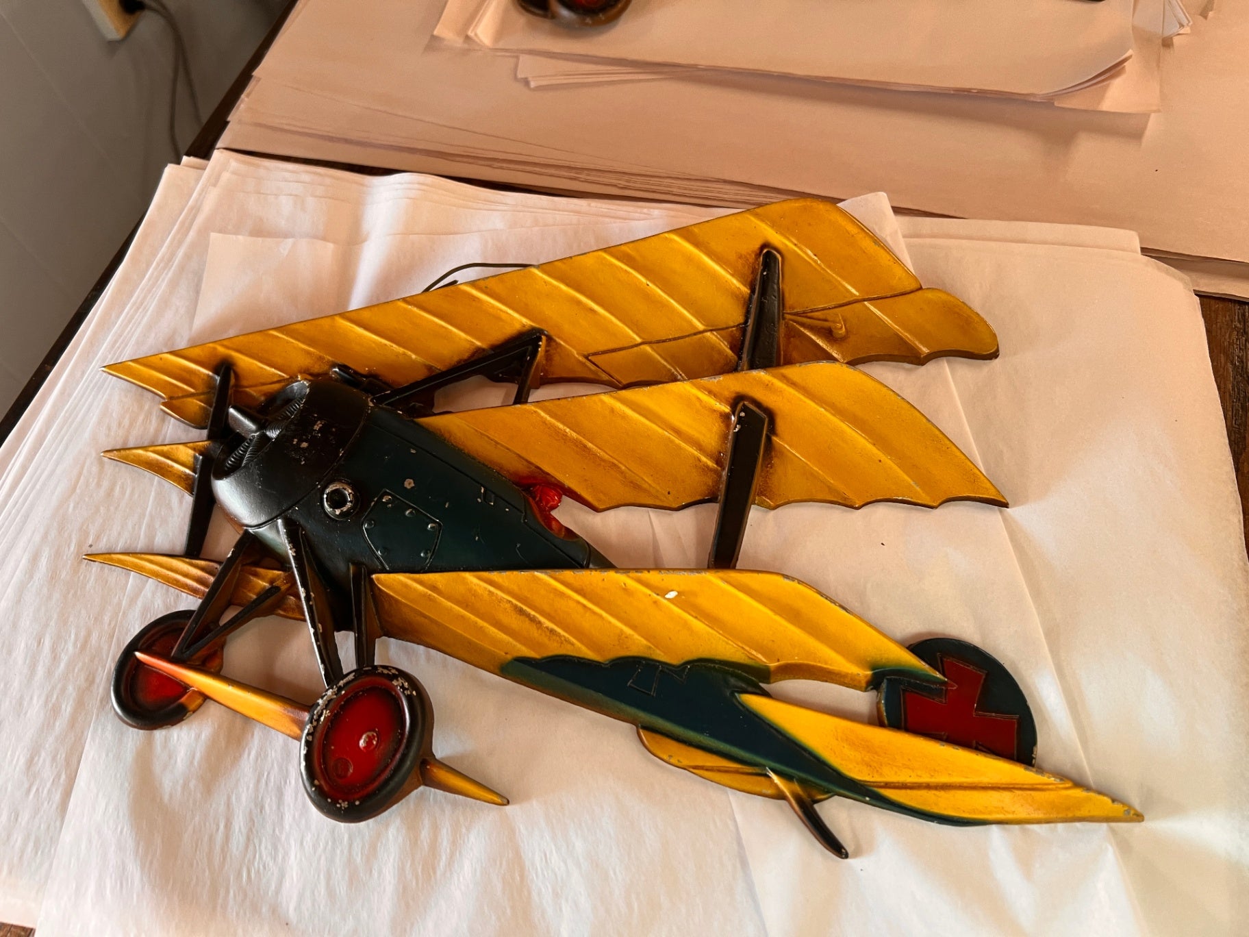 Vintage 70s Sexton Cast IronUSA 1124 Baron Triplane 3 Wing Airplane WallArt WWII