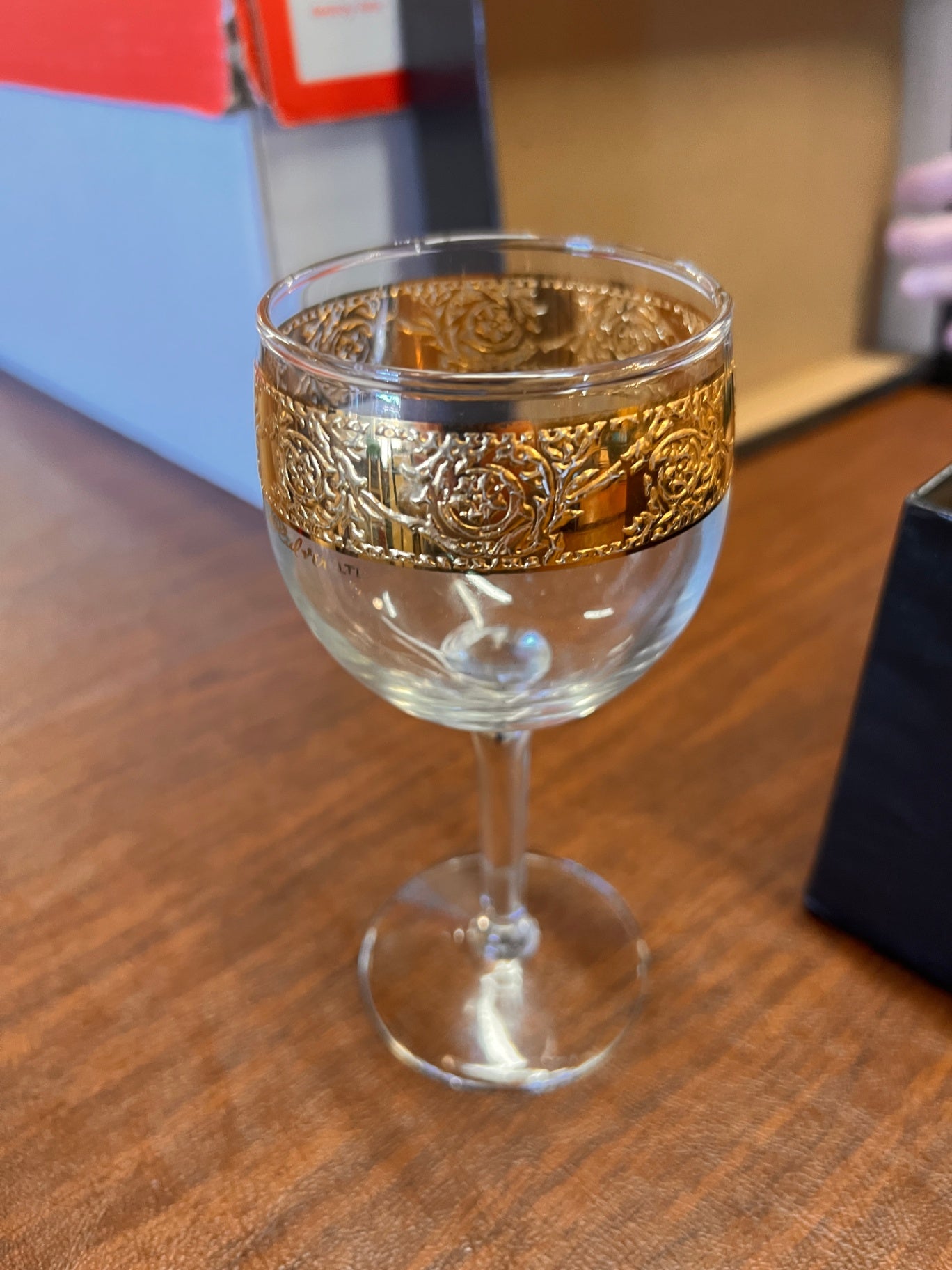 Vintage Culver 22K Gold Encrusted Champagne Coupes – Set of 4 Ornate Floral Scroll Stemware – Hollywood Regency Barware