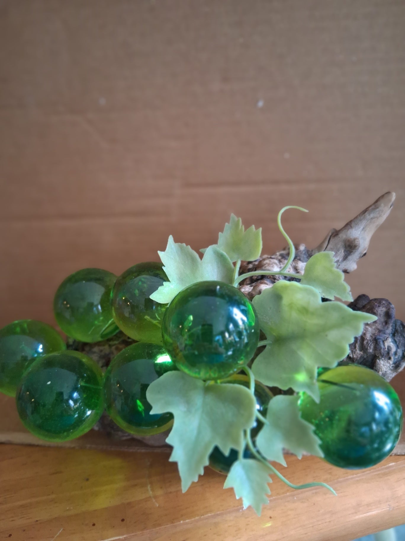Lucite n burlwood grn grapes dsc