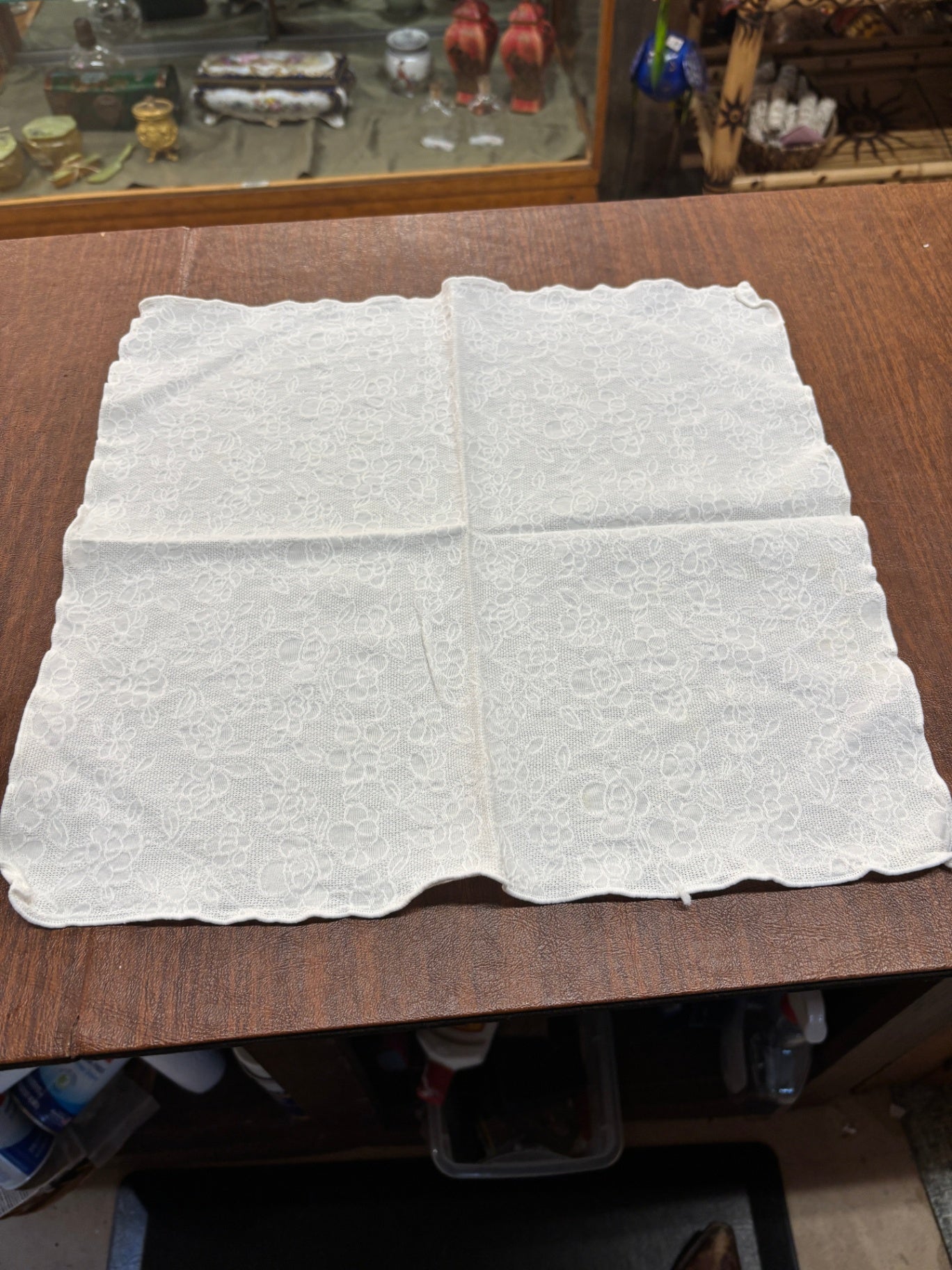  Flower Series 16” Square White With White Napkins (9)