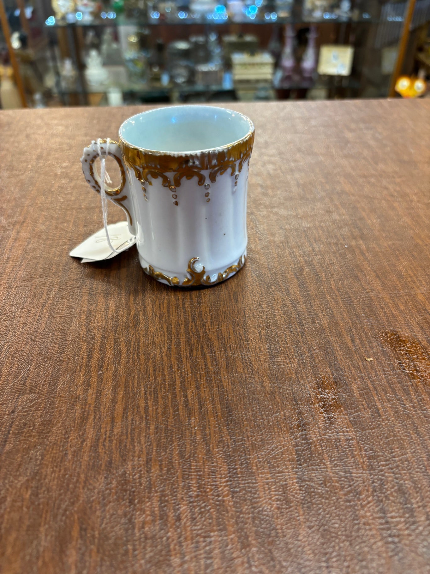 UNMARKED ANTIQUE / VINTAGE CUP - WHITE / GOLD TRIM
