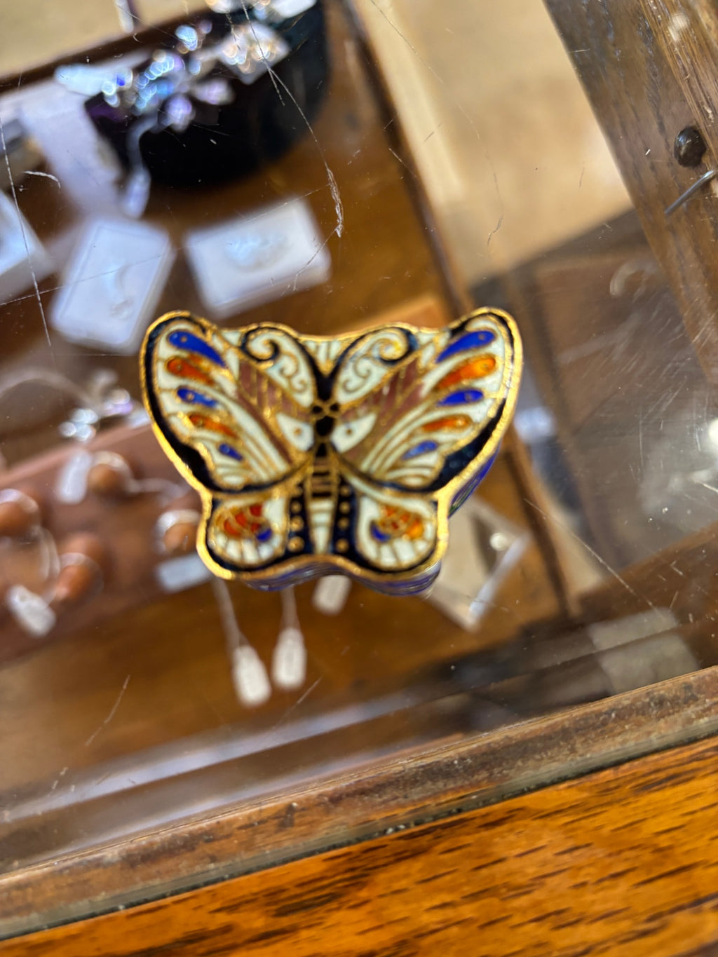  Cloisonné butterfly-shaped trinket or pill box 4 different colors sold separately