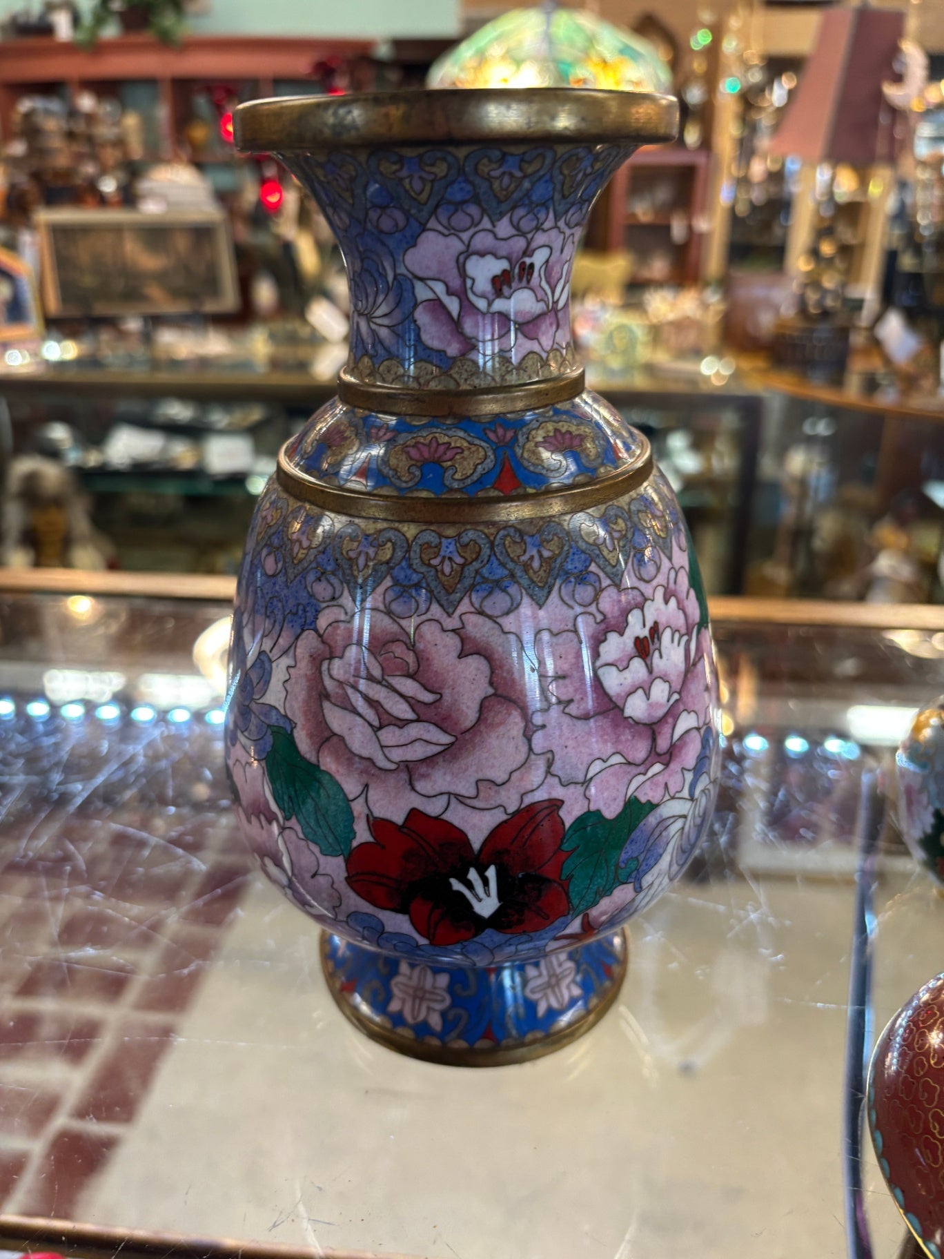 Chinese cloisonné enamel vase decorated with floral pattern