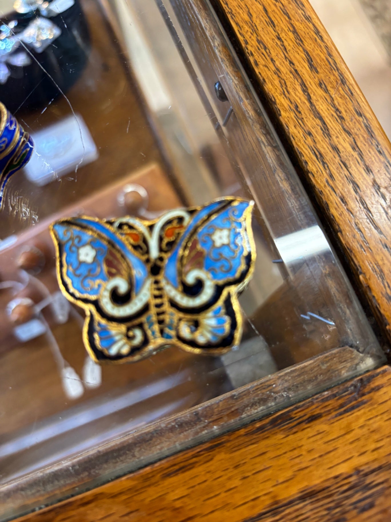  Cloisonné butterfly-shaped trinket or pill box 4 different colors sold separately
