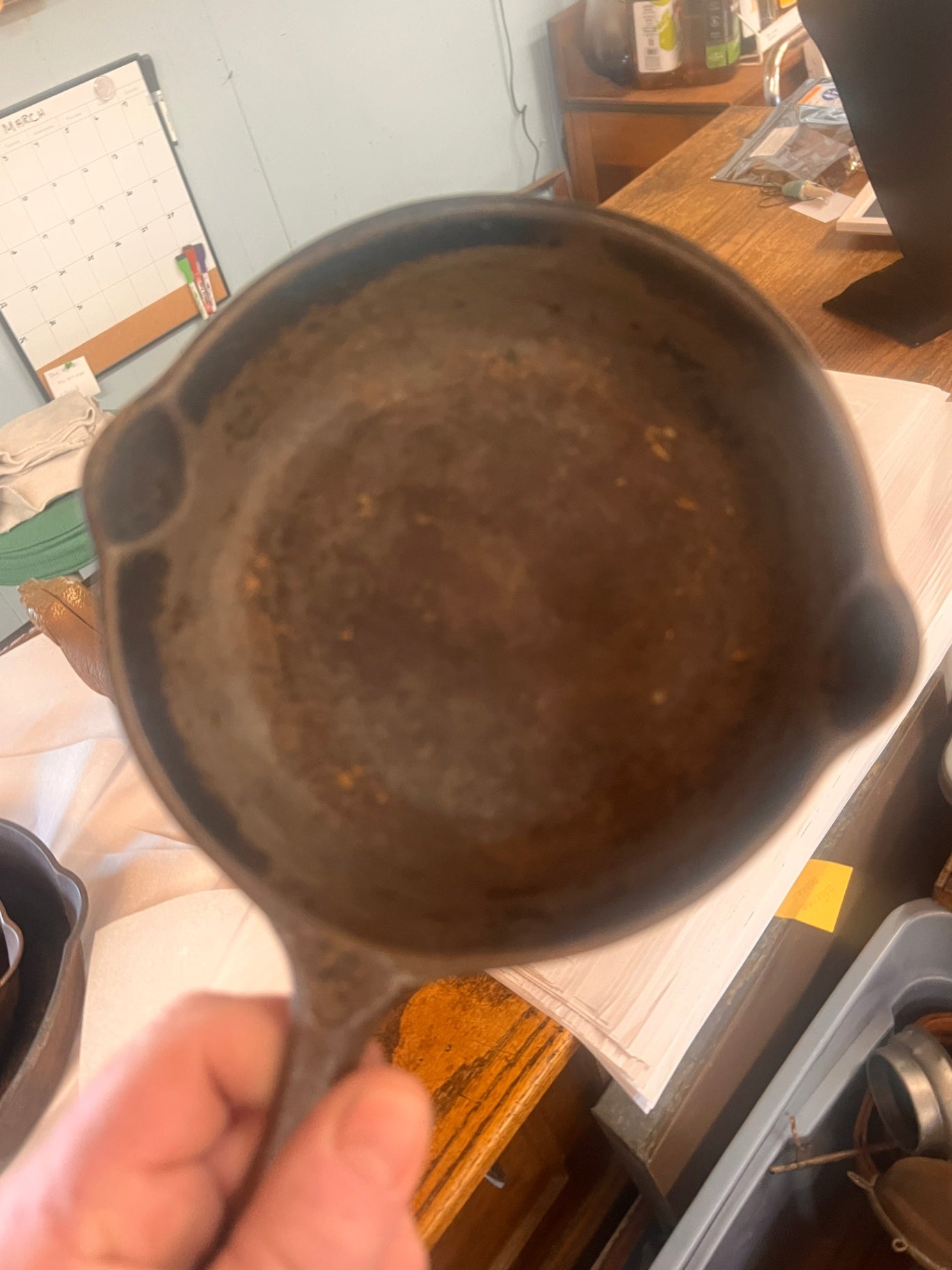 Antique Unmarked Cast Iron Skillet – Early 1900s Hand Cast Fry Pan with Pour Spout – Primitive Farmhouse Cookware