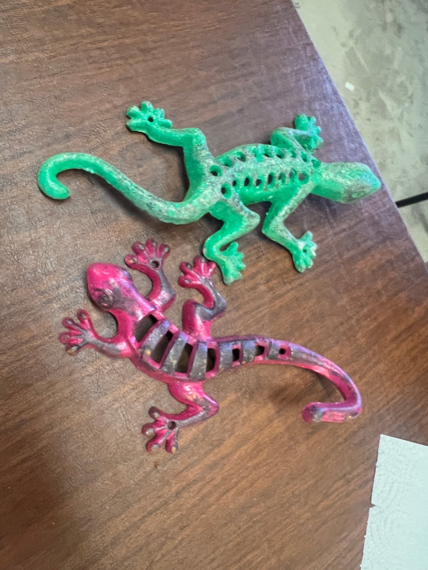 Cast Iron Lizard Hooks