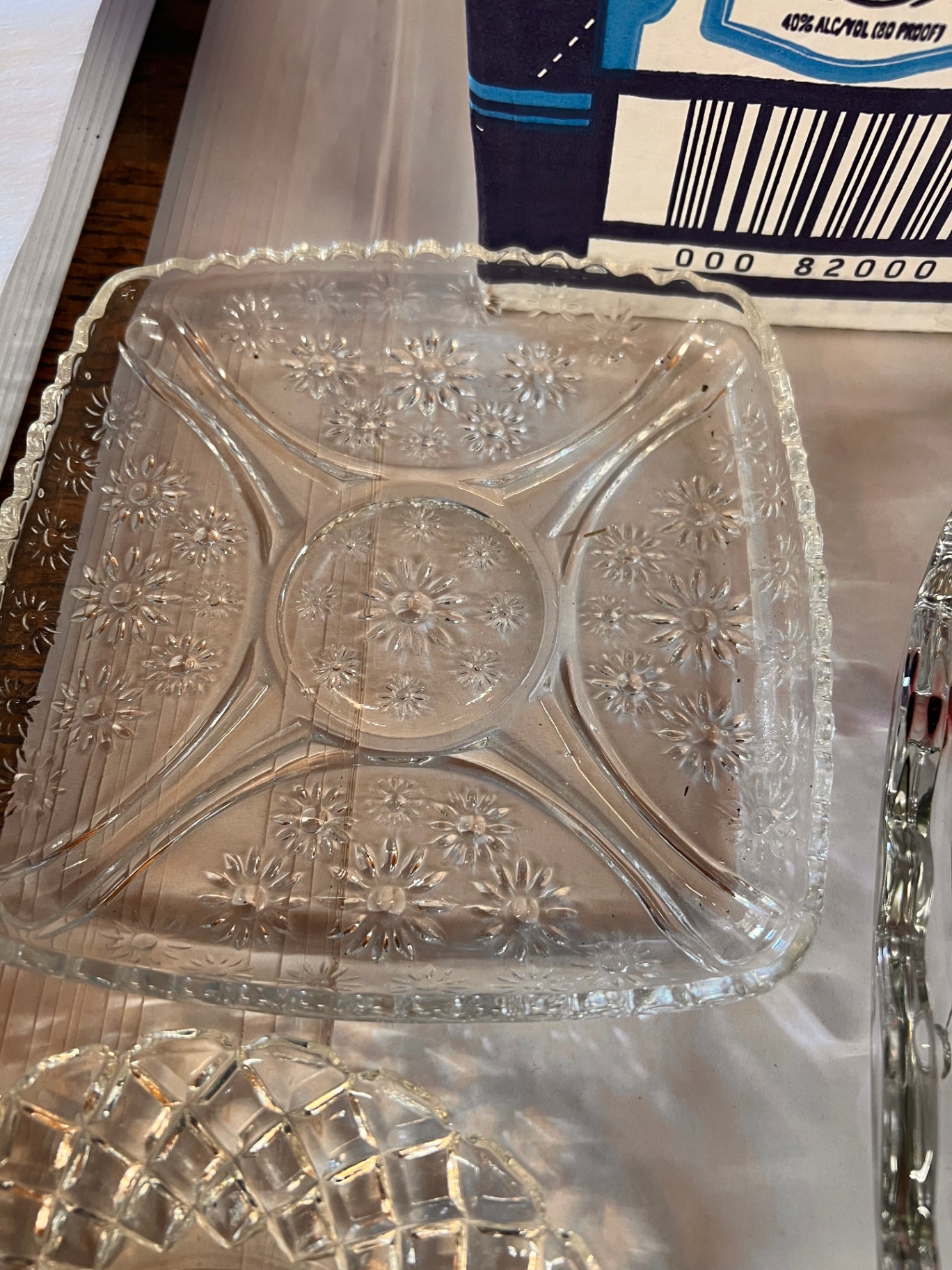 6” Clear Pressed Glass Plate Serving Dish Daisy Floral Pattern Vintage