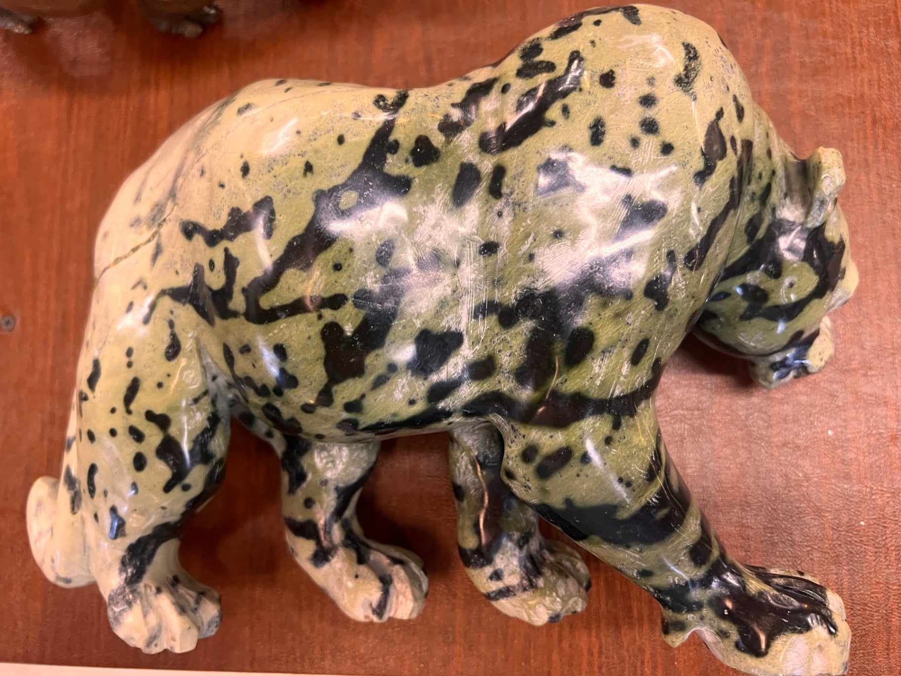 Vintage Hand Carved Stone Leopard Sculpture – Polished Green & Black Serpentine Panther Figurine 12” Decor