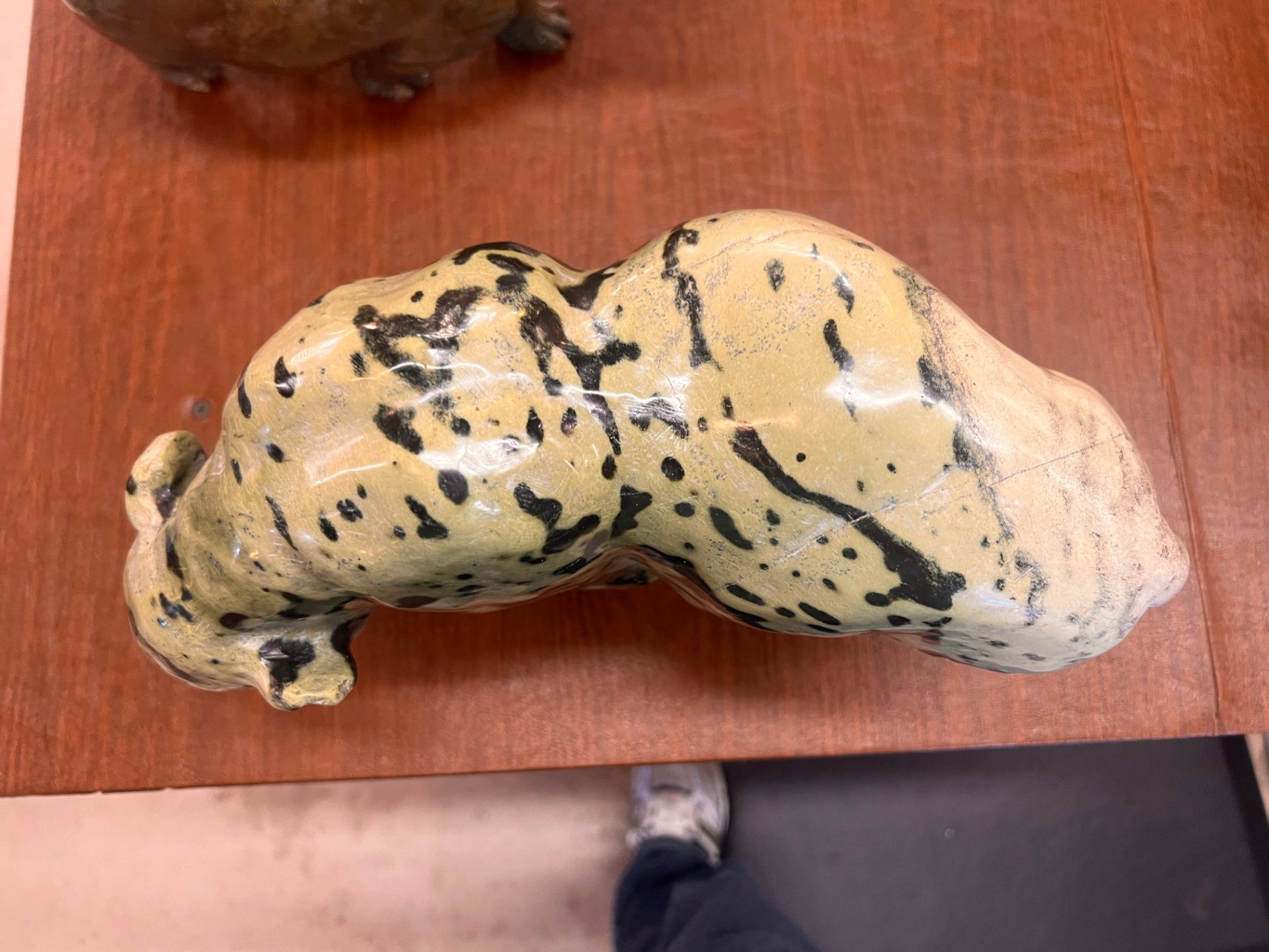 Vintage Hand Carved Stone Leopard Sculpture – Polished Green & Black Serpentine Panther Figurine 12” Decor