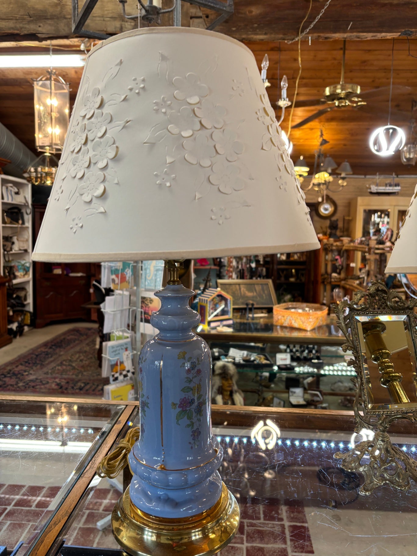 Vintage-style table lamp