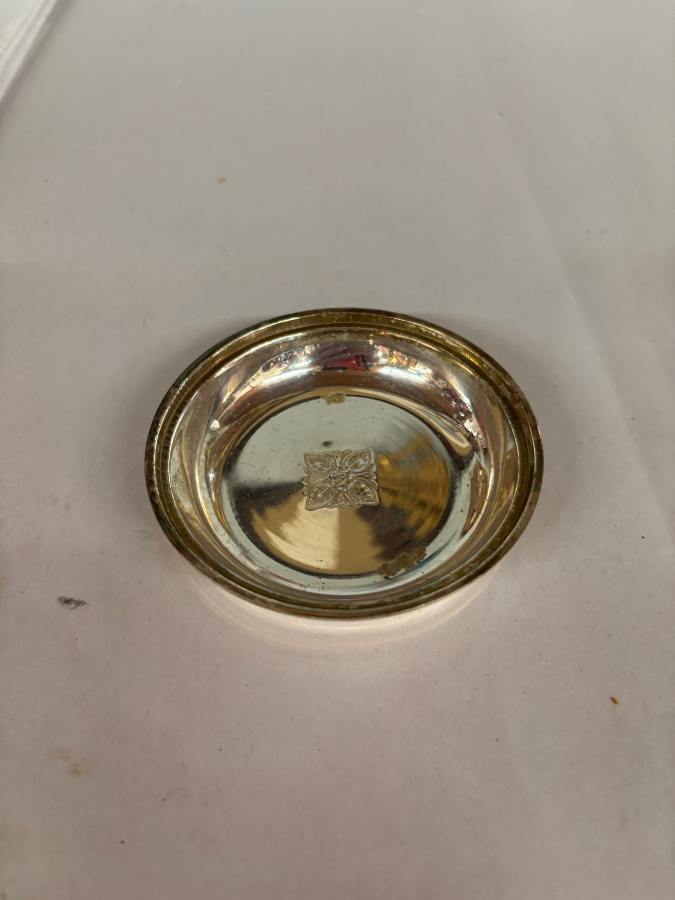 Decorative silver-plated dish
