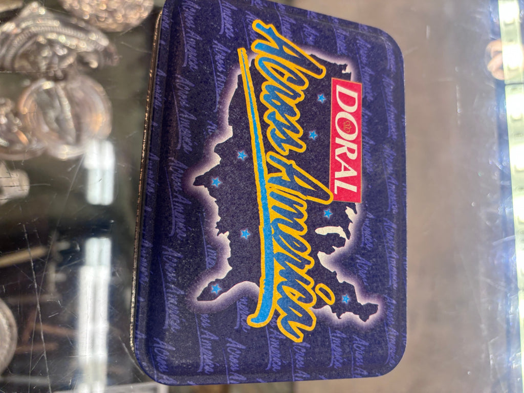 Doral "Across America" advertising tin with 4 lighters