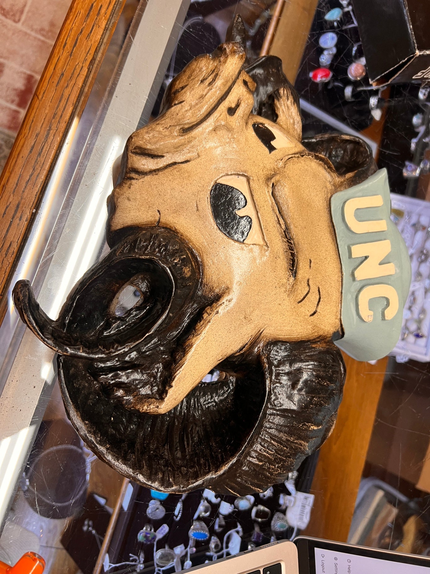 NORTH CAROLINA TAR HEELS VINTAGE RAM WALL PLAQUE 
