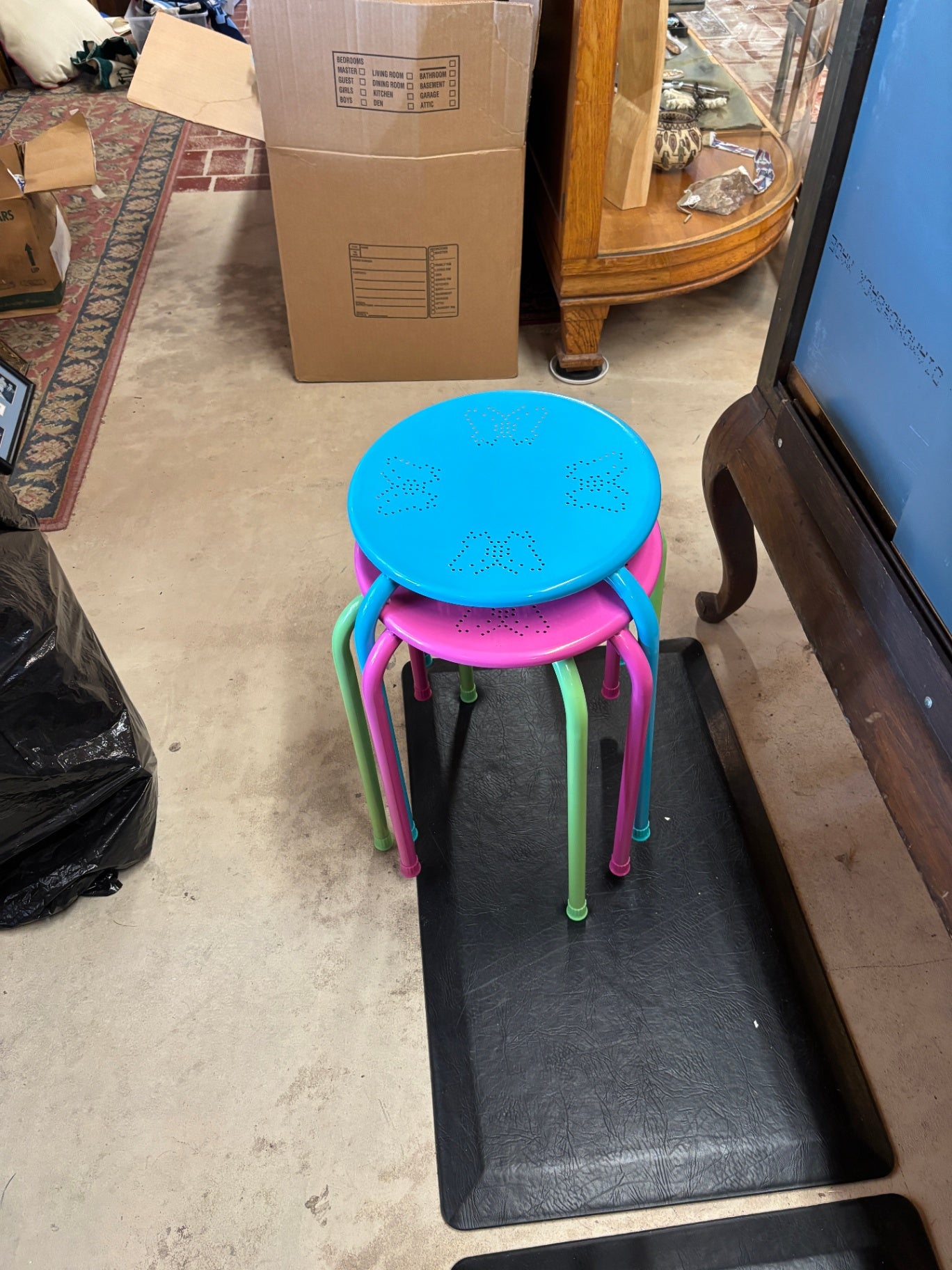 SetOf 3 Stacking Stools
