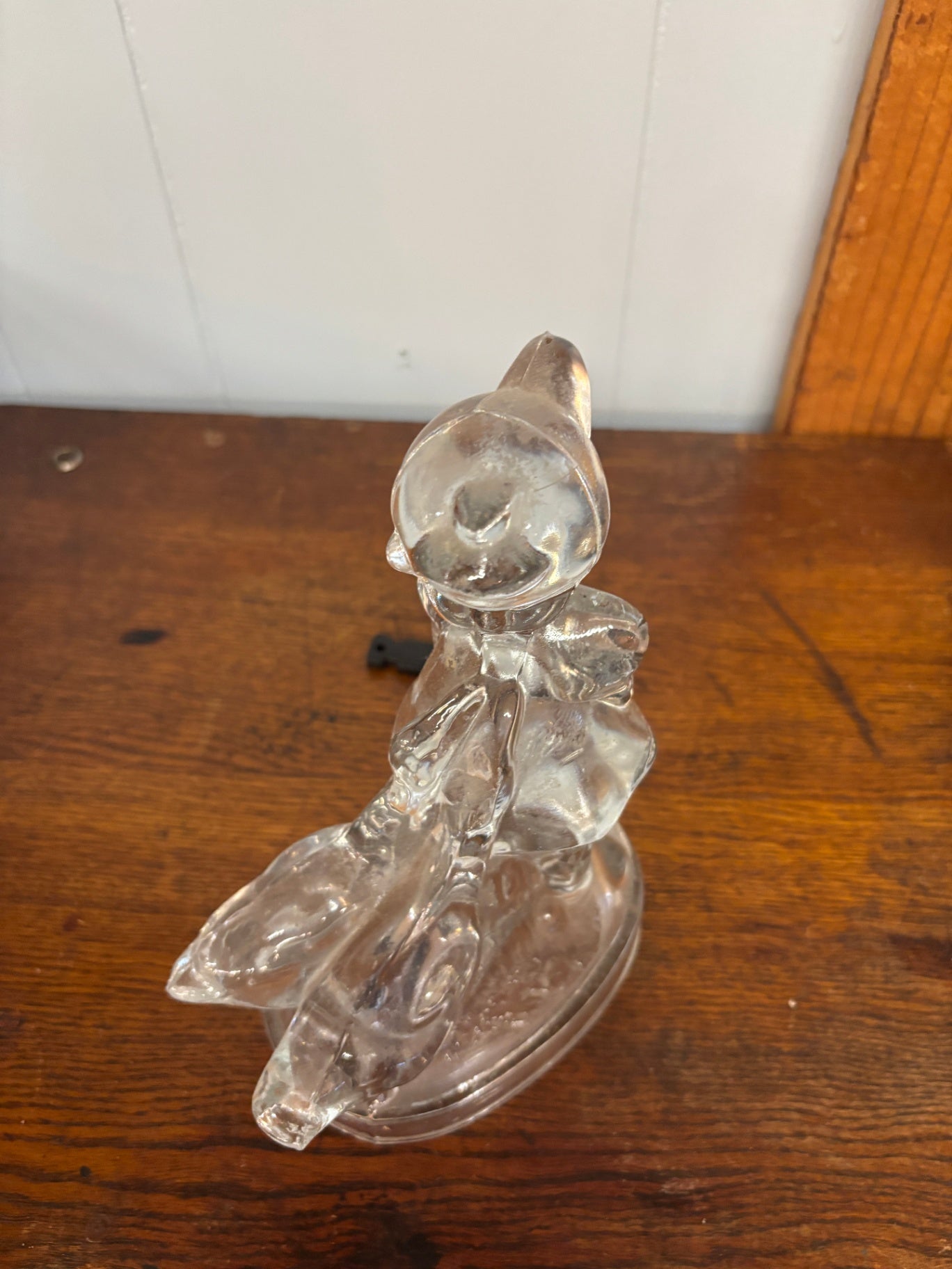  L.E. Smith "Goose Girl" glass figurine