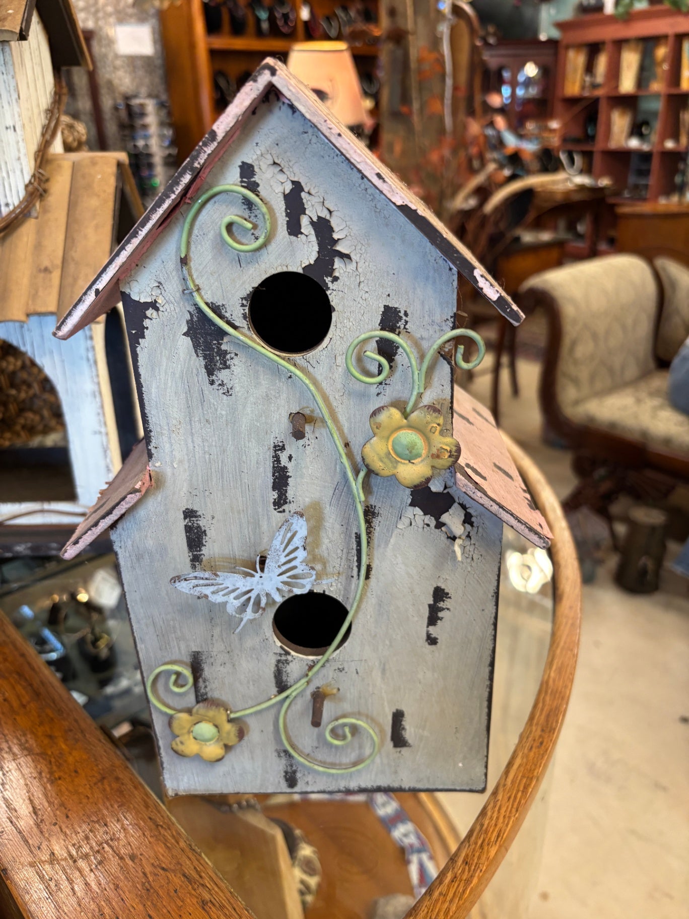 Distressed-Style Birdhouse