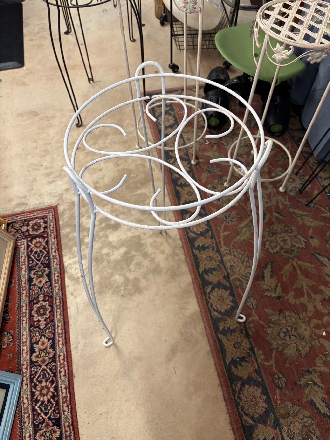 White Metal Plantstand