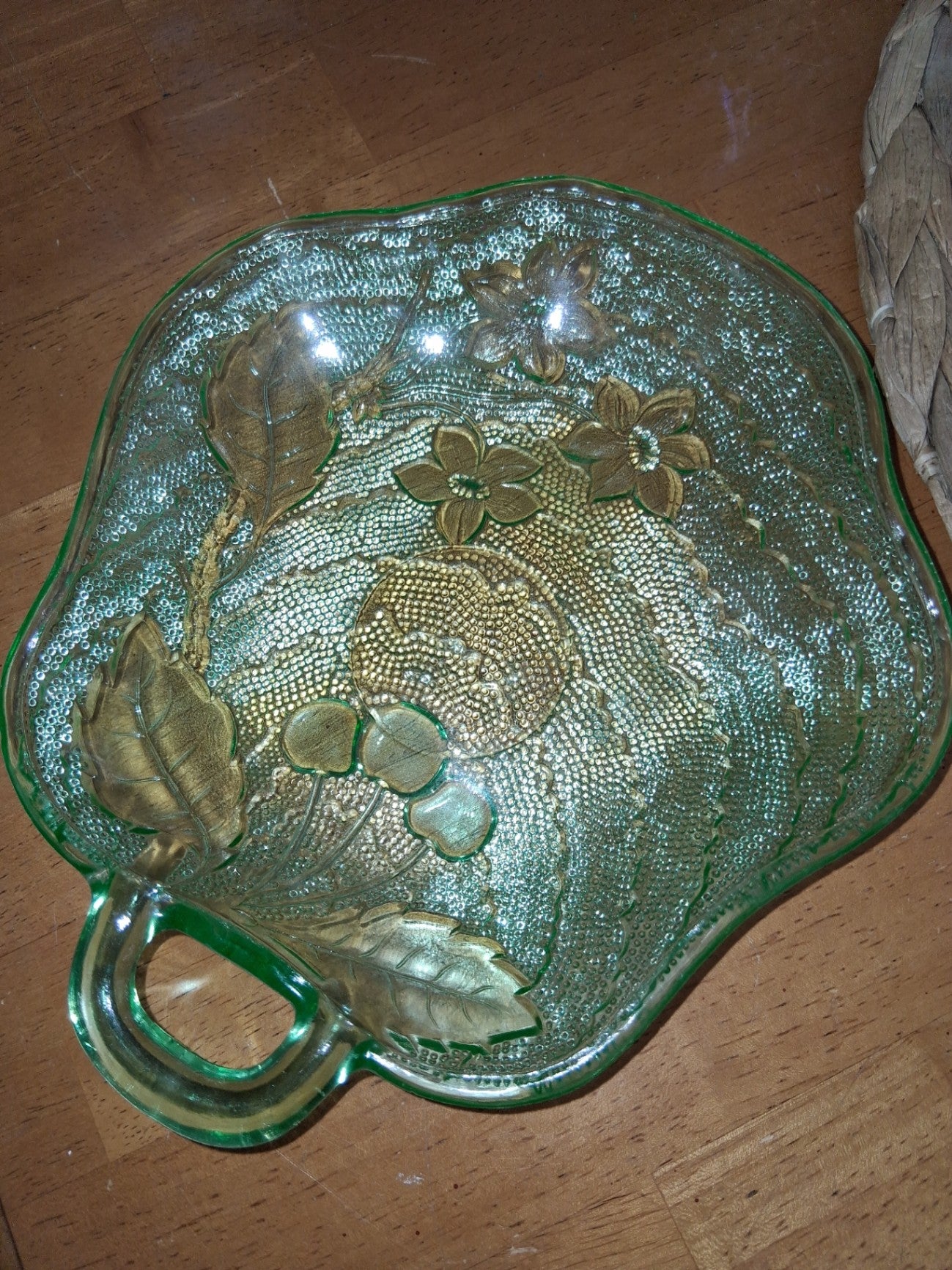 Uranium handle dish dsc