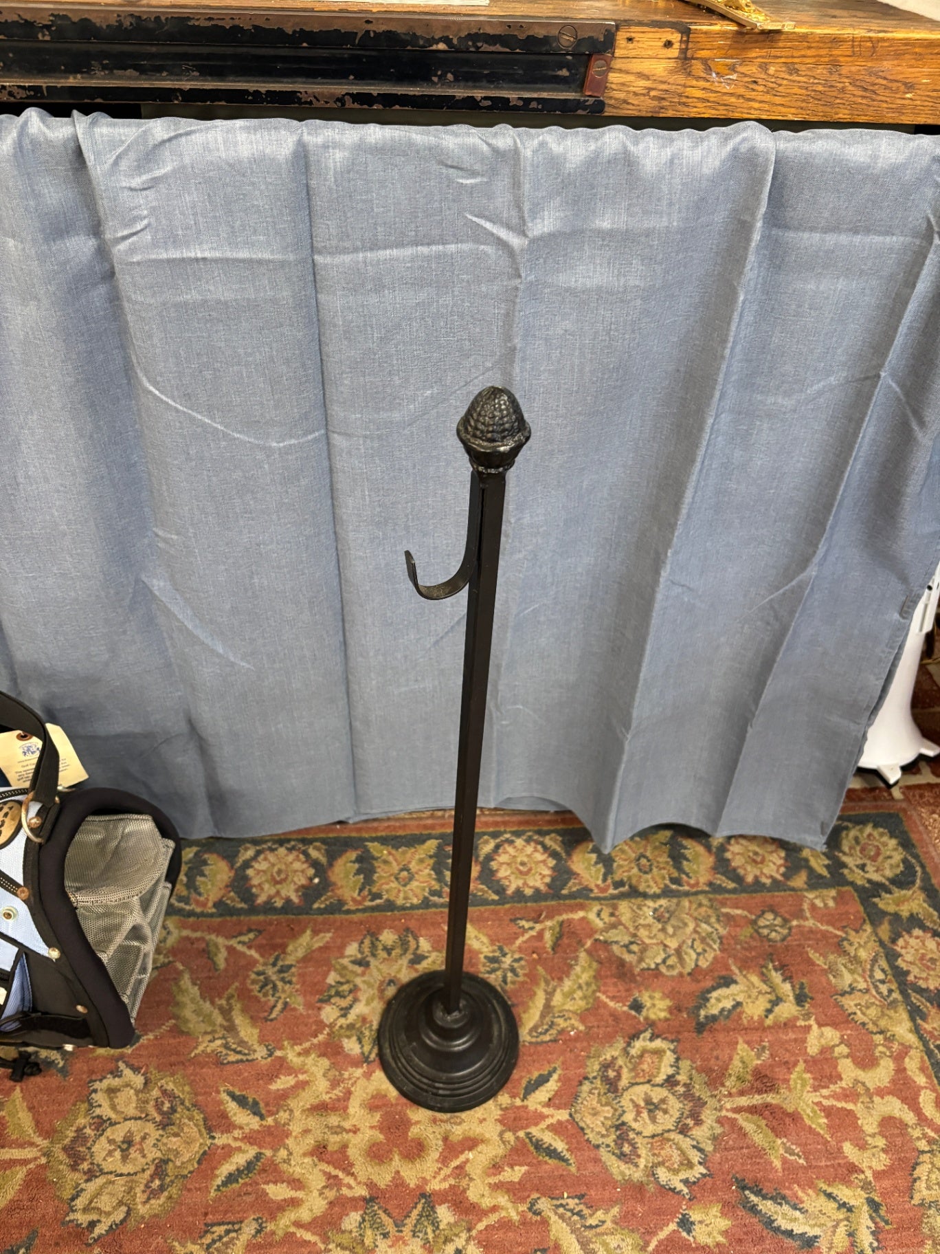  Black Metal Wreath Hanger Stand