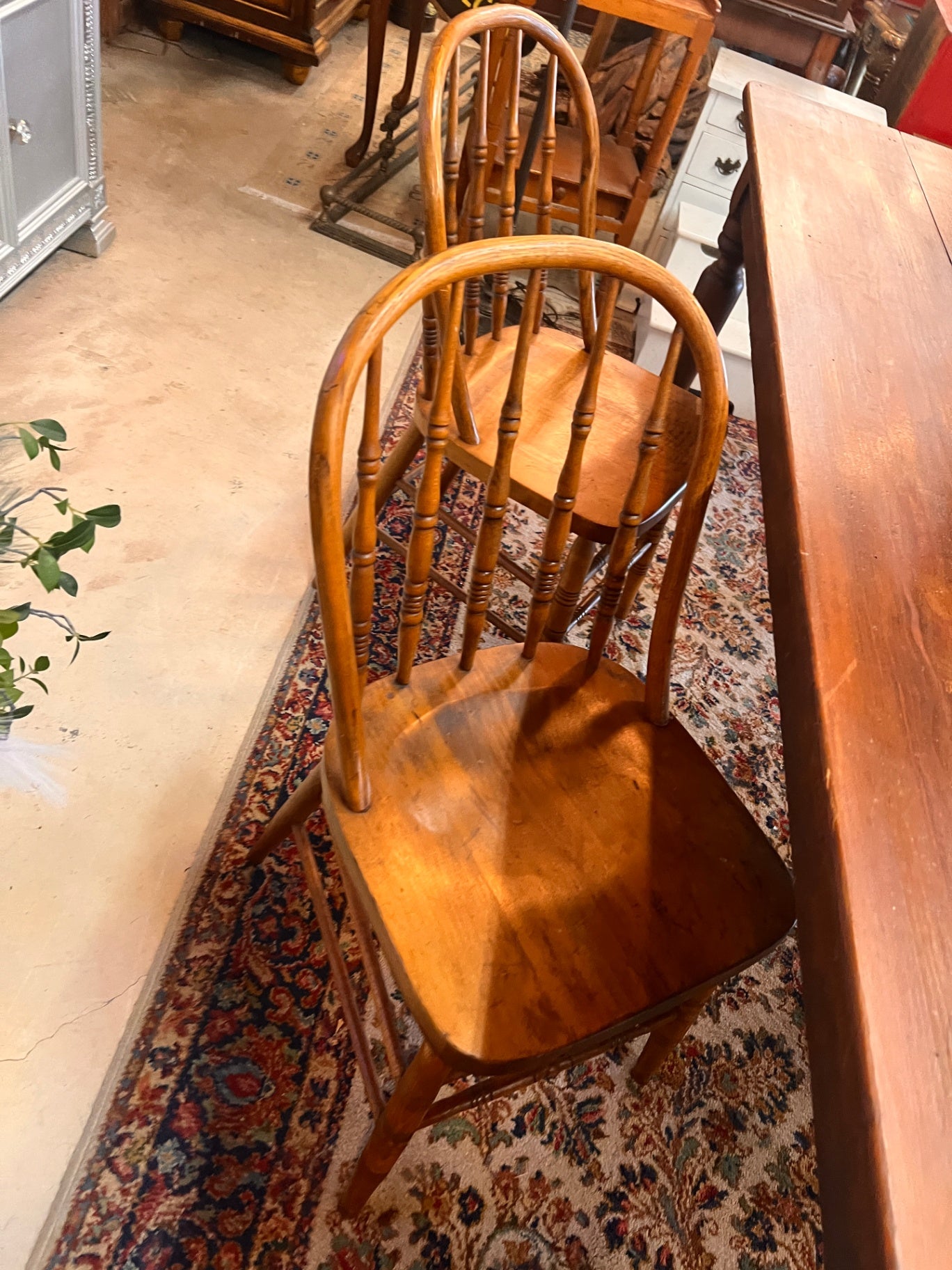 Vintage Windsor Dining Chairs Solid Wood Spindle Back Saddle Seat Set of 2