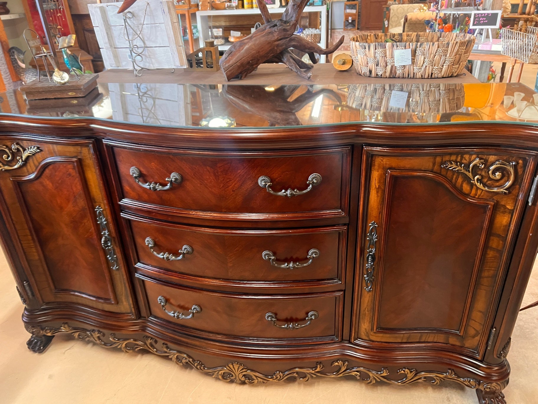 Traditional Carved Wood Buffet Sideboard Serpentine Front Burl Veneer Doors & Drawers Ornate Base
