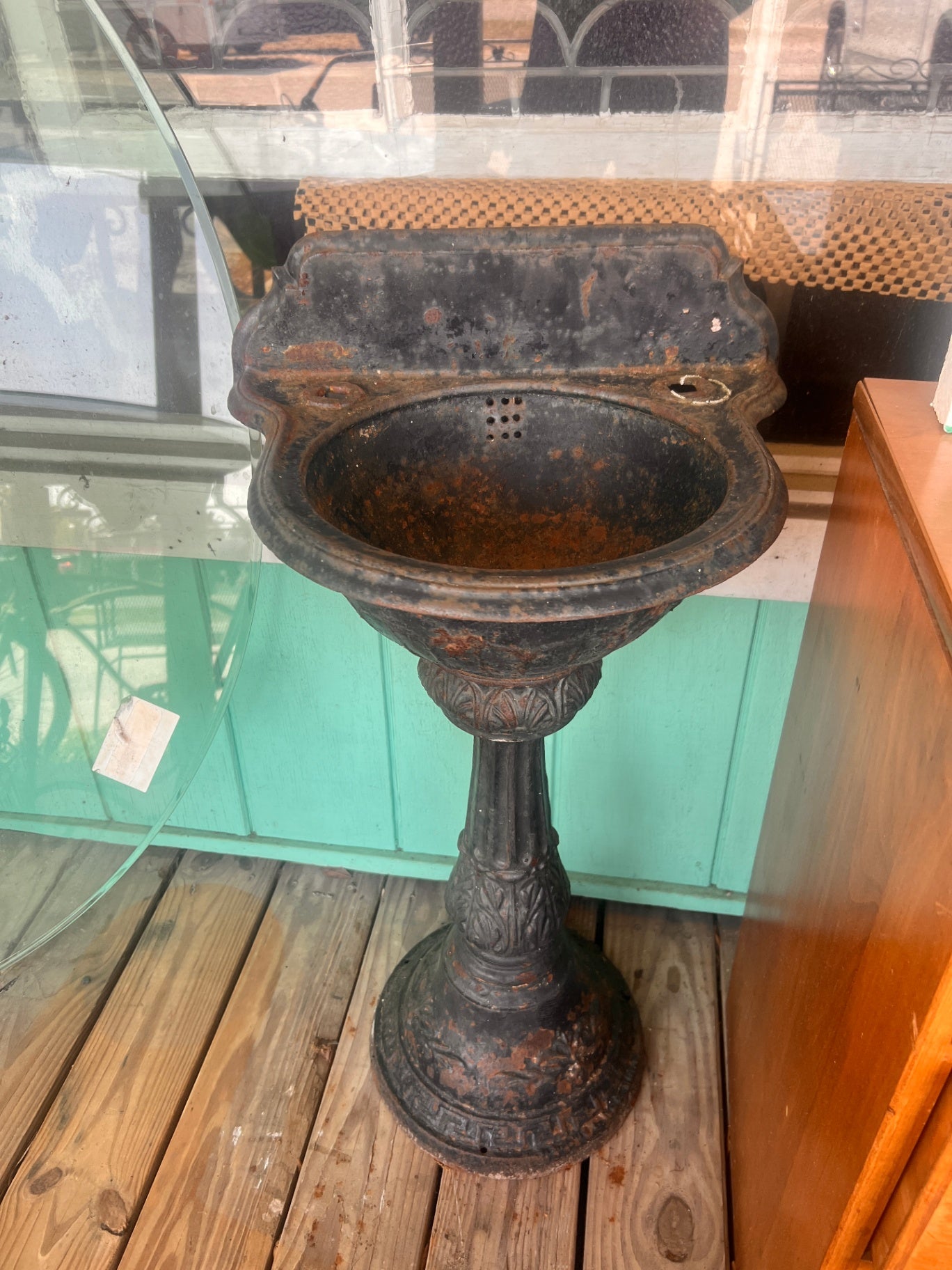 Antique cast iron sink