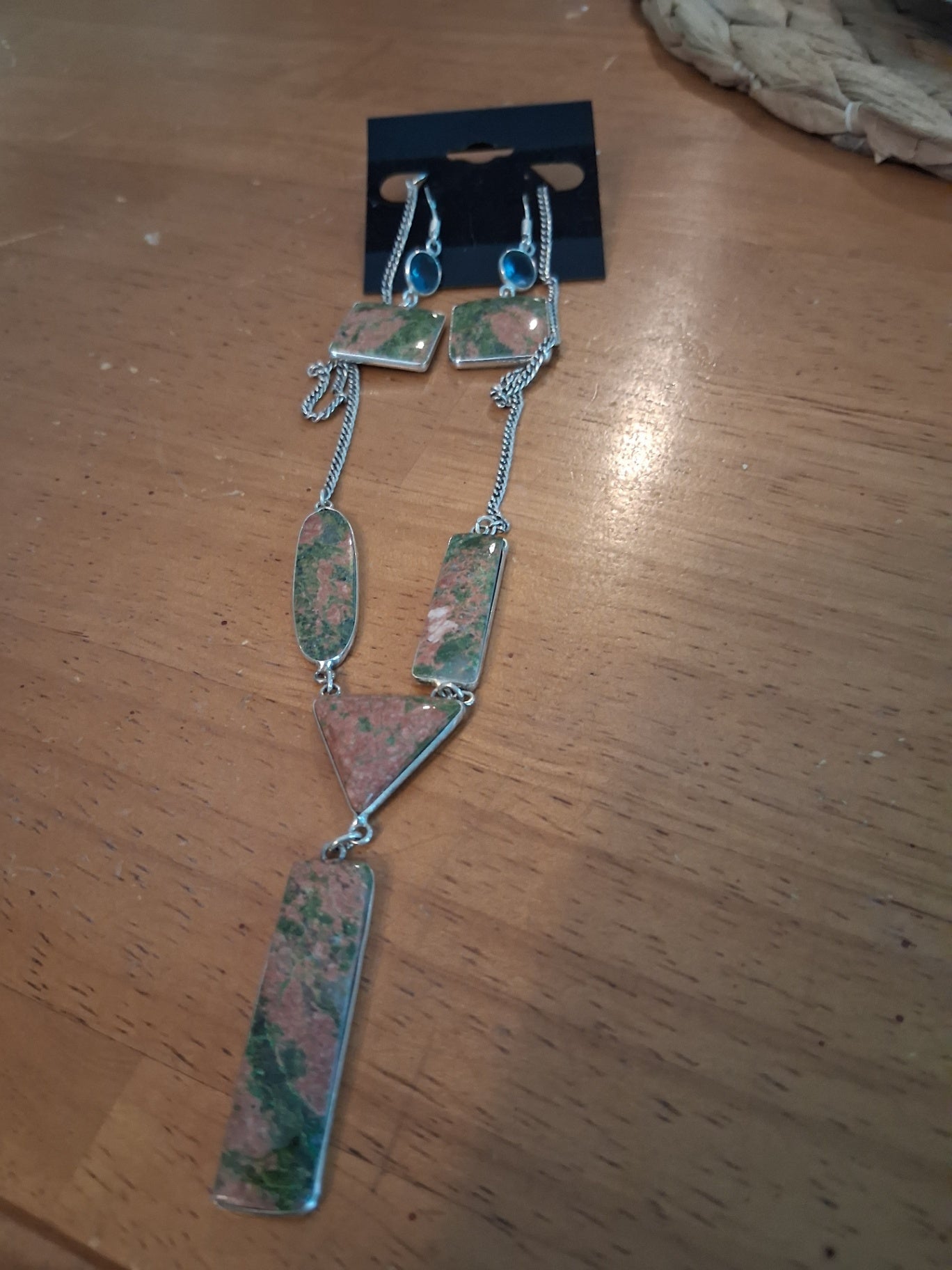 Necklace n earrings unikite dsc 