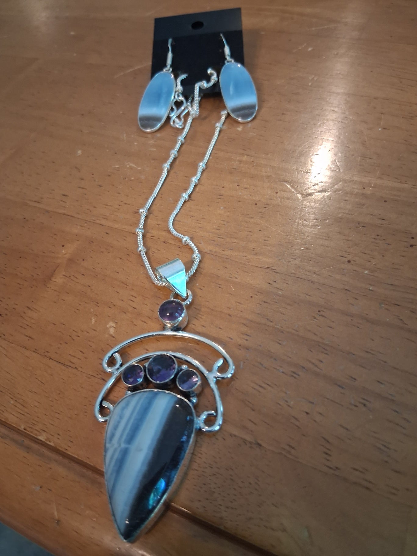 Necklace n earrings owhyee dsc