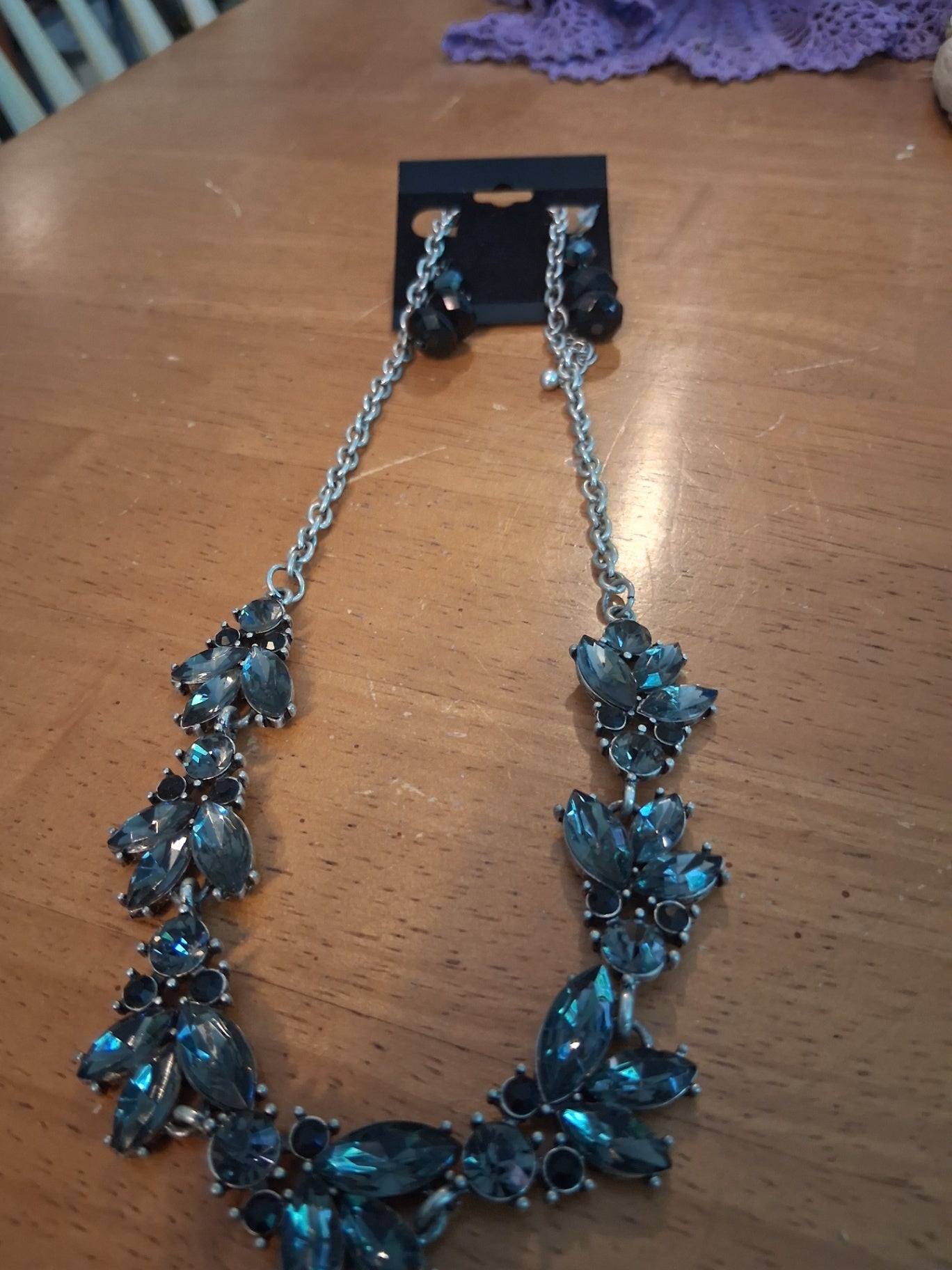Necklace n earrings grey dsc