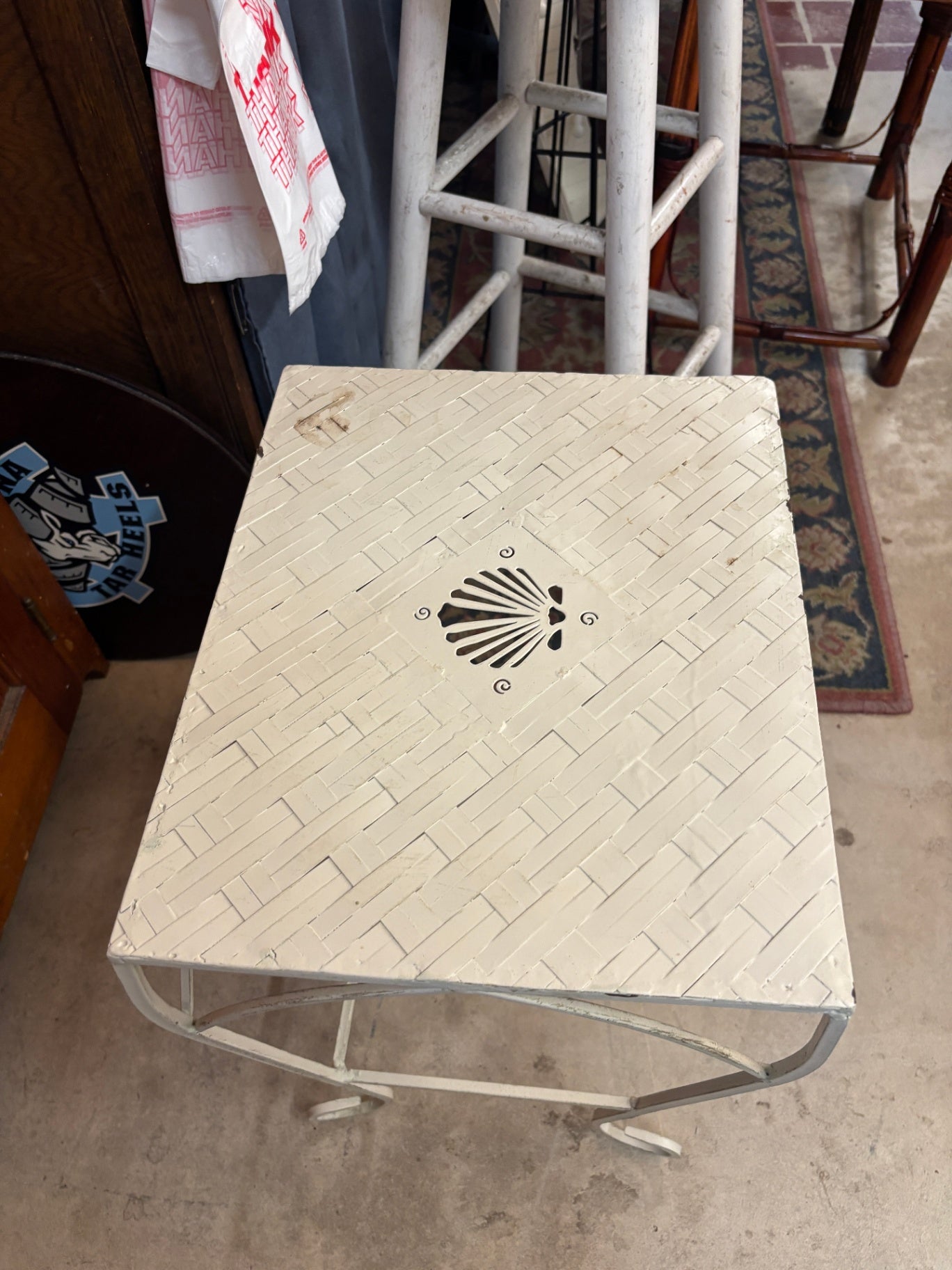 Scallop Outdoor m\Metal Table