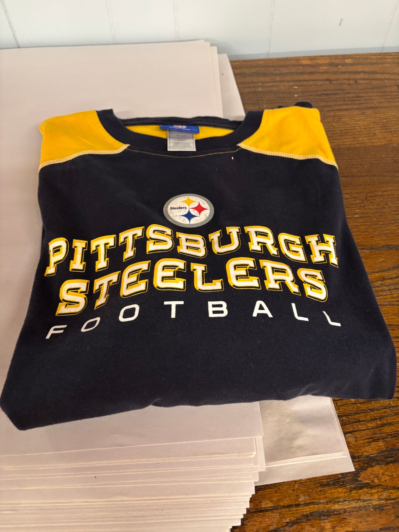  Black and Yellow Reebok Pittsburgh Steelers Sweatshirt (L)