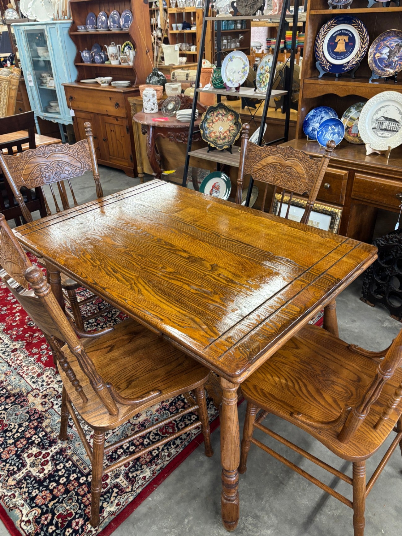 Extendable Table With 4 Chairs