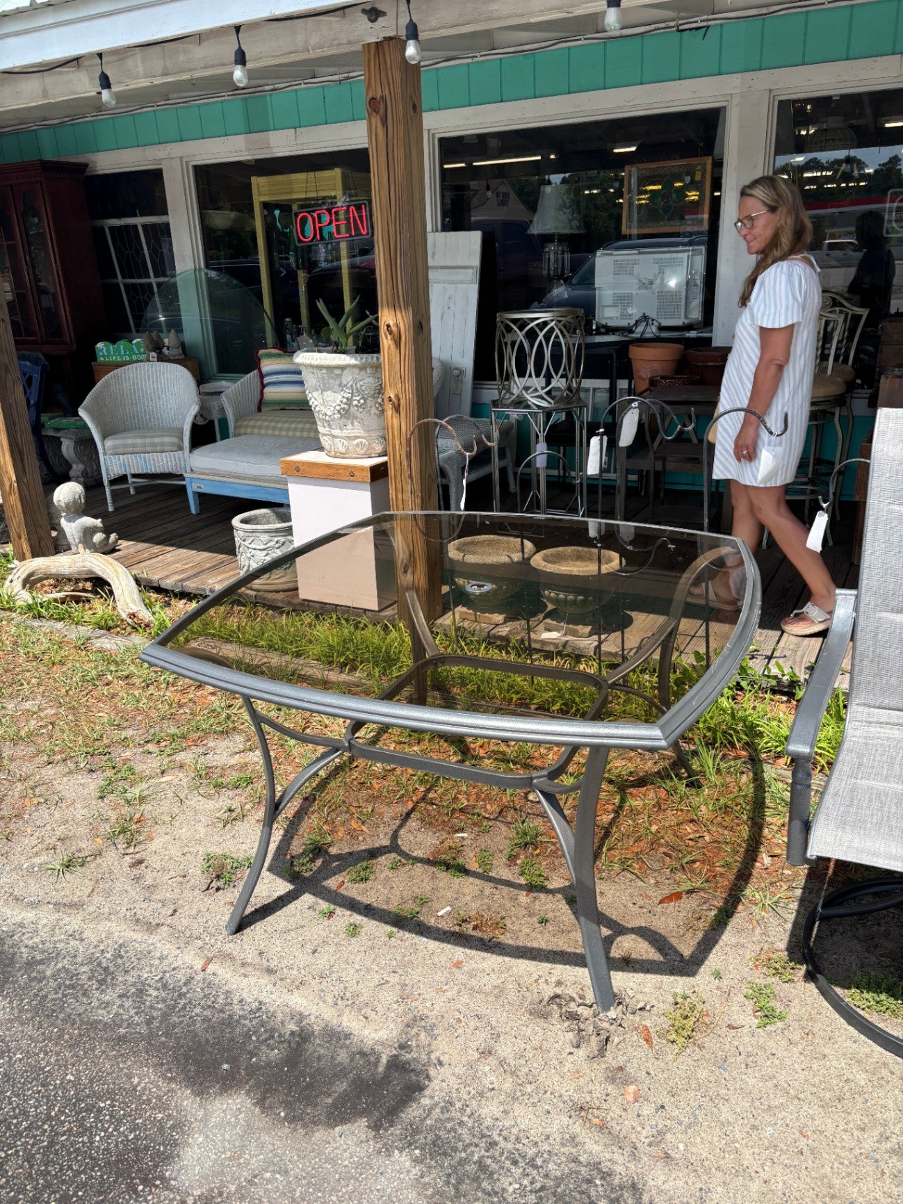 Patio Set With 2 Chairs & Umbrella