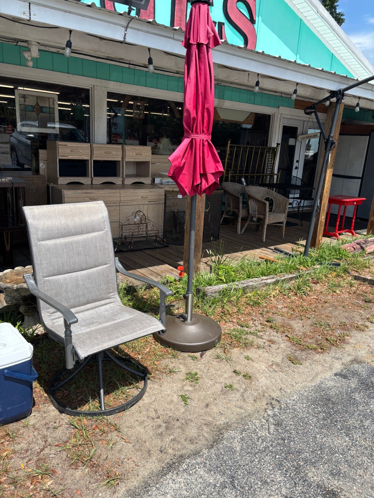 Patio Set With 2 Chairs & Umbrella