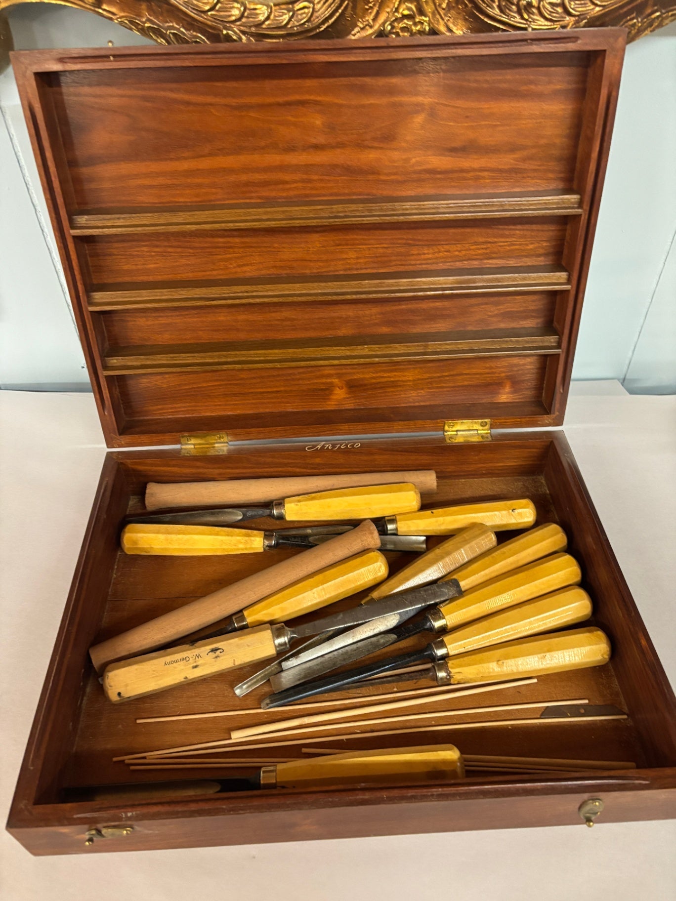 Vintage Wood Carving Tils